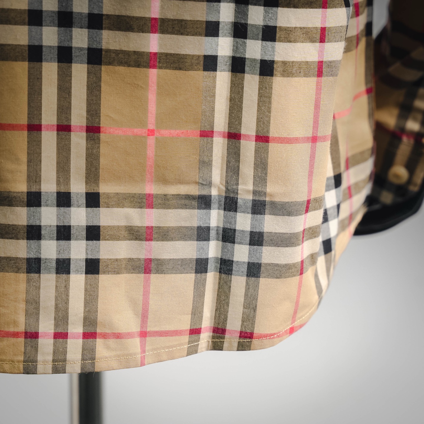 Burberry 巴宝莉经典元素条纹长袖衬衫-Chinese UA Cheap High Quatity Brand Clothes Bags handbags Sneakers wholesale wholesaler seller from China Factory suppliers Fashion Clothing Shoes best Quality Beautiful Price Burberry 巴宝莉经典元素条纹长袖衬衫