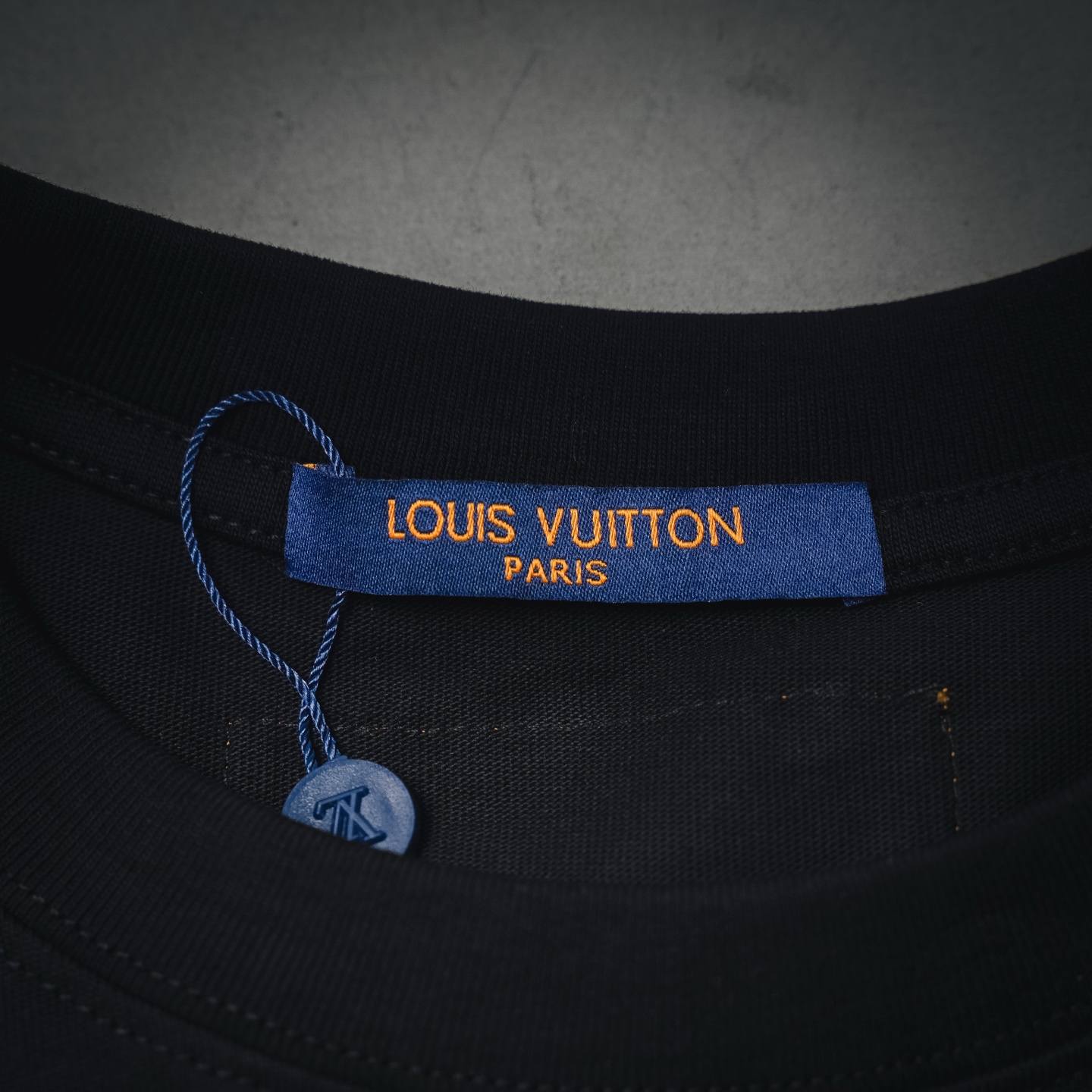 Louis Vuitton LV刺绣暗纹老花logo短袖T恤-Top High Quatity Cheap Sneakers Fashion Clothing Clothes Bags handbags Shoes of all Brand wholesale With The best Quality And Beautiful Price from China Factory Chinese suppliers wholesaler seller Louis Vuitton LV刺绣暗纹老花logo短袖T恤