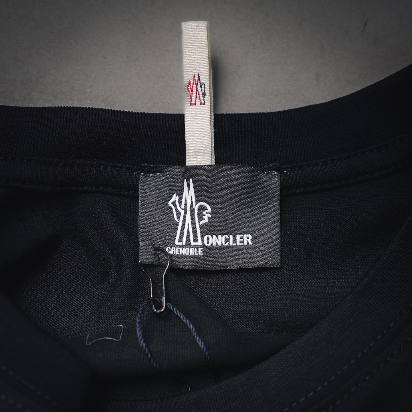 Moncler/蒙口 26ss 胸前字母标短袖T恤-Top High Quatity Cheap Sneakers Fashion Clothing Clothes Bags handbags Shoes of all Brand wholesale With The best Quality And Beautiful Price from China Factory Chinese suppliers wholesaler seller Moncler/蒙口 26ss 胸前字母标短袖T恤