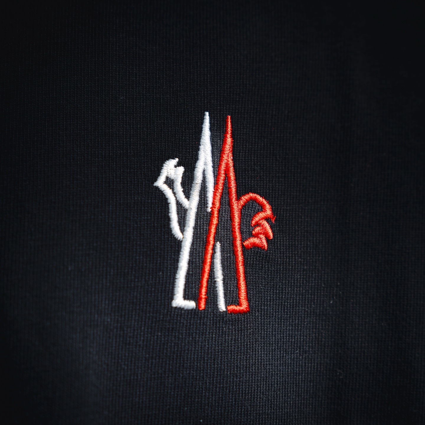 Moncler/蒙口 26ss 胸前三色刺绣小标logo短袖T恤 Moncler/蒙口 26ss 胸前三色刺绣小标logo短袖T恤