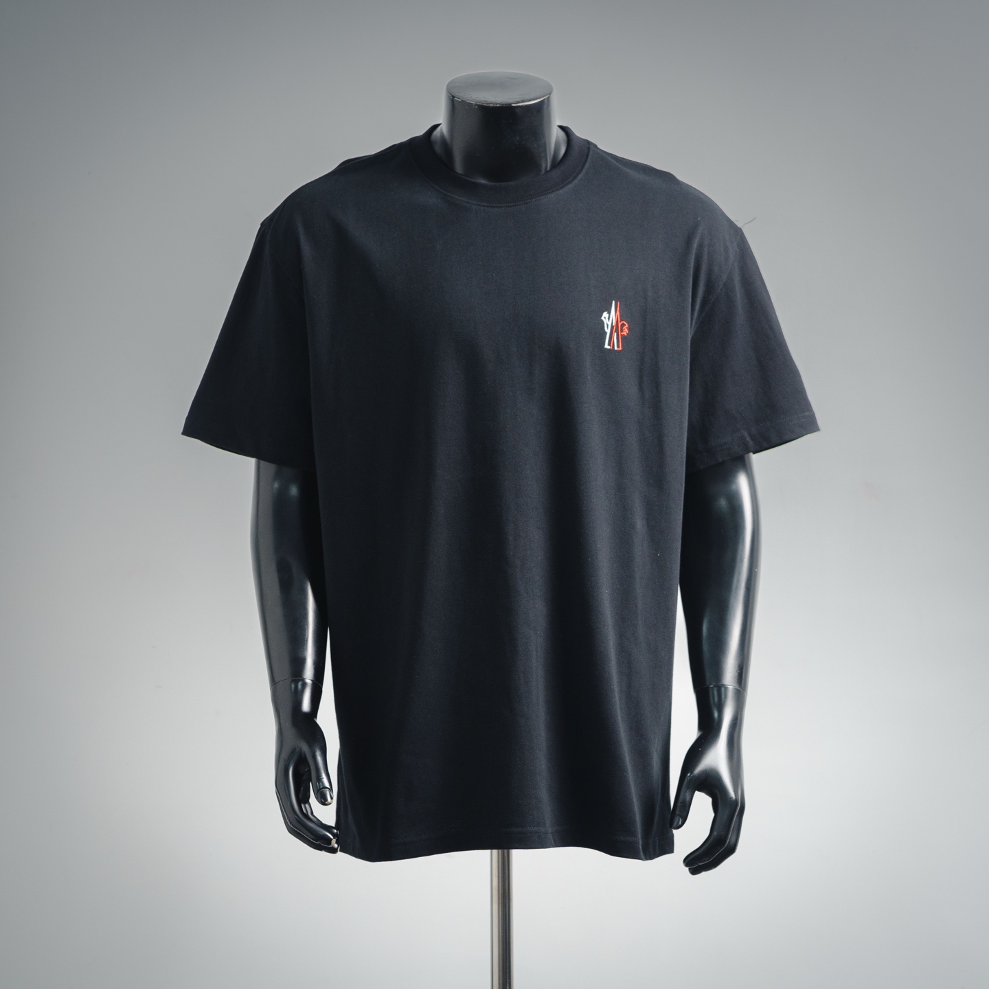 Moncler/蒙口 26ss 胸前三色刺绣小标logo短袖T恤 Moncler/蒙口 26ss 胸前三色刺绣小标logo短袖T恤