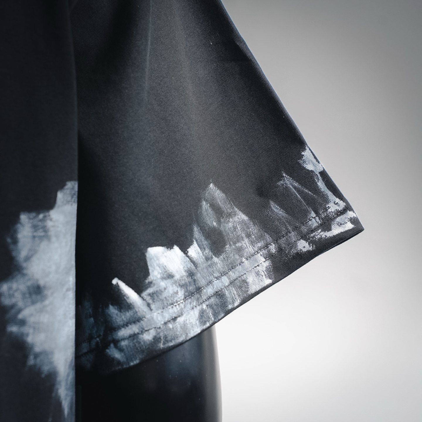 Balenciaga 巴黎世家限定艺术涂鸦短袖T恤 经典纯黑基底-Top High Quatity Cheap Sneakers Fashion Clothing Clothes Bags handbags Shoes of all Brand wholesale With The best Quality And Beautiful Price from China Factory Chinese suppliers wholesaler seller Balenciaga 巴黎世家限定艺术涂鸦短袖T恤 经典纯黑基底