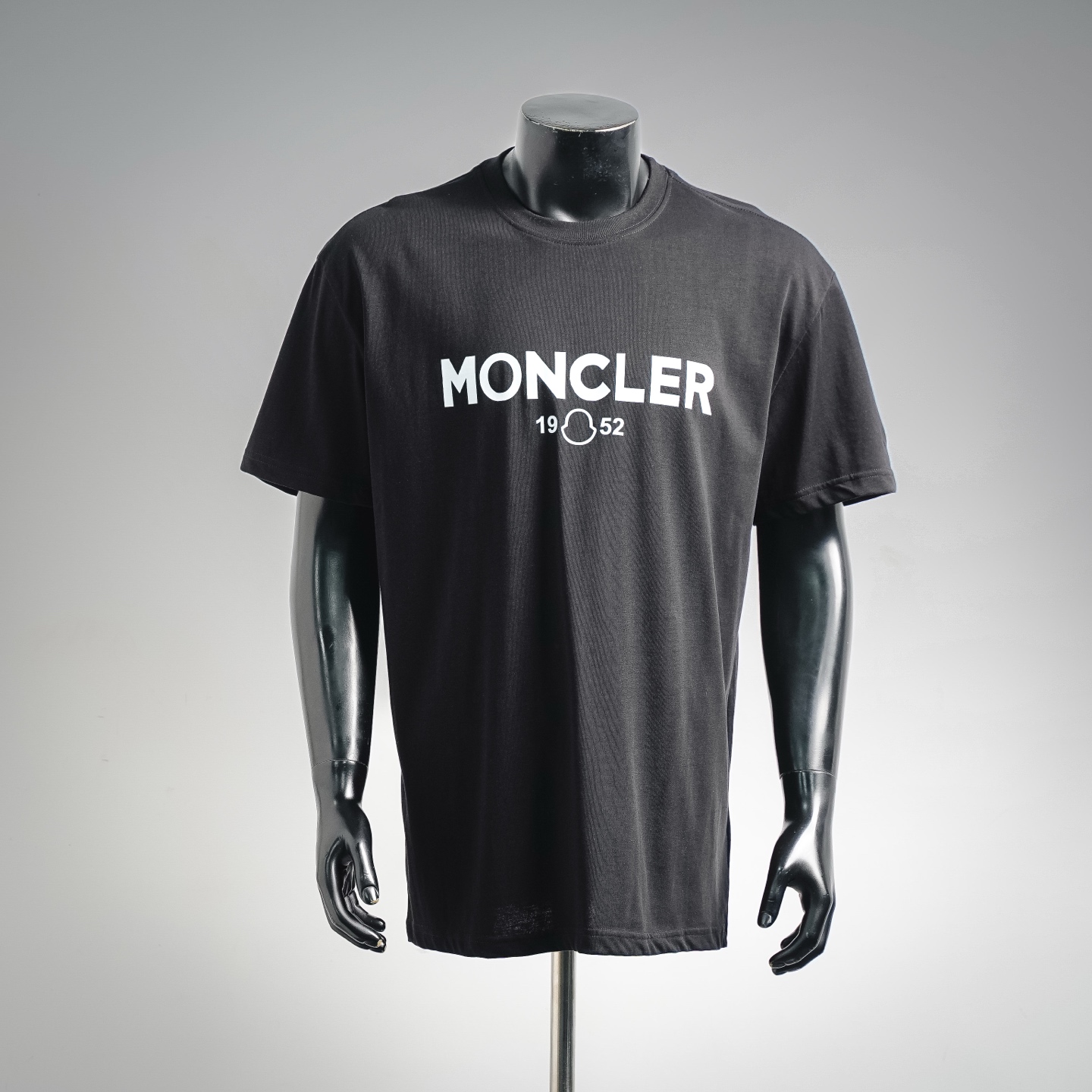 Moncler蒙口 1952系列经典大标印花短袖T恤 简约黑标休闲短袖