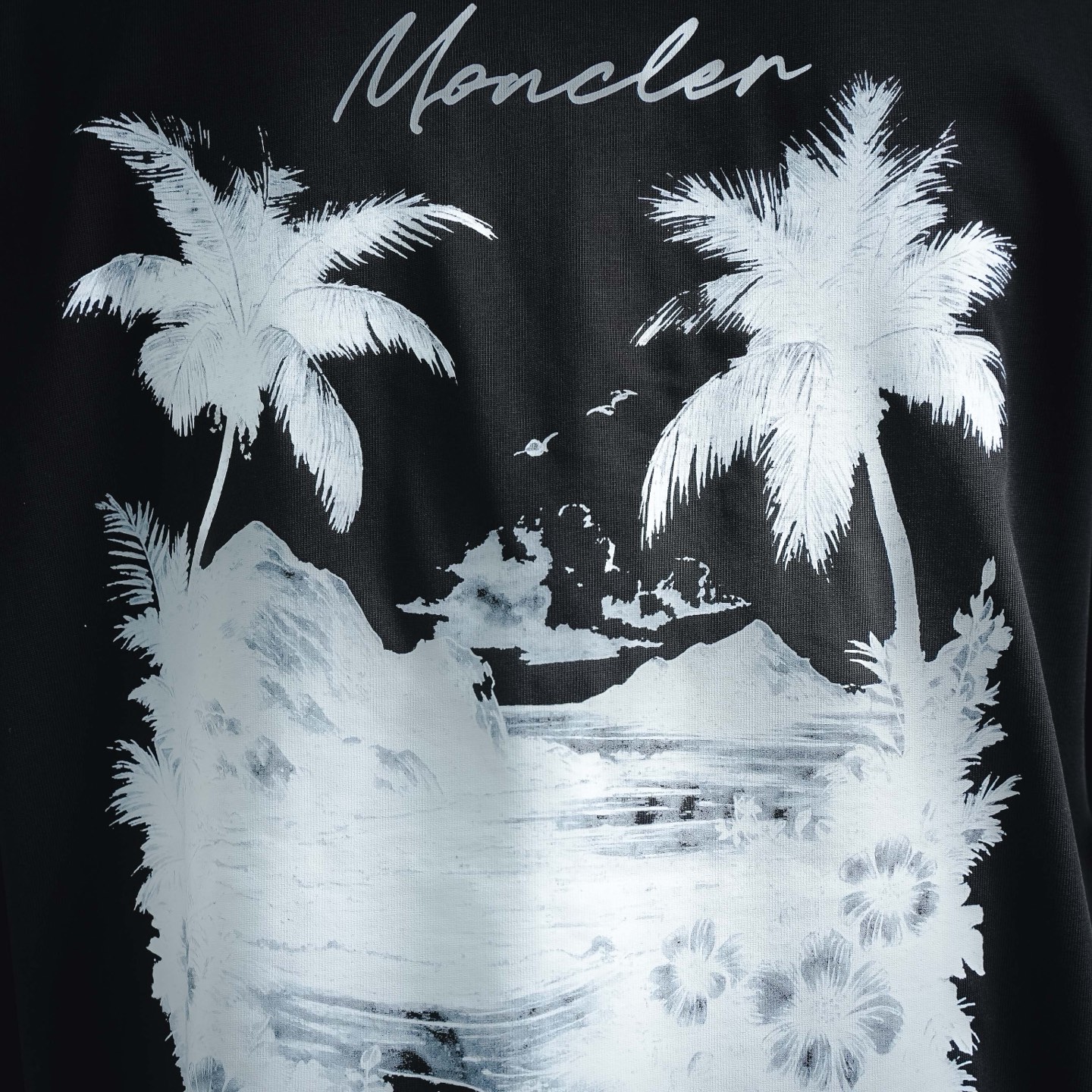 Moncler 蒙口椰林海岸印花短袖T恤-Chinese UA Cheap High Quatity Brand Clothes Bags handbags Sneakers wholesale wholesaler seller from China Factory suppliers Fashion Clothing Shoes best Quality Beautiful Price Moncler 蒙口椰林海岸印花短袖T恤