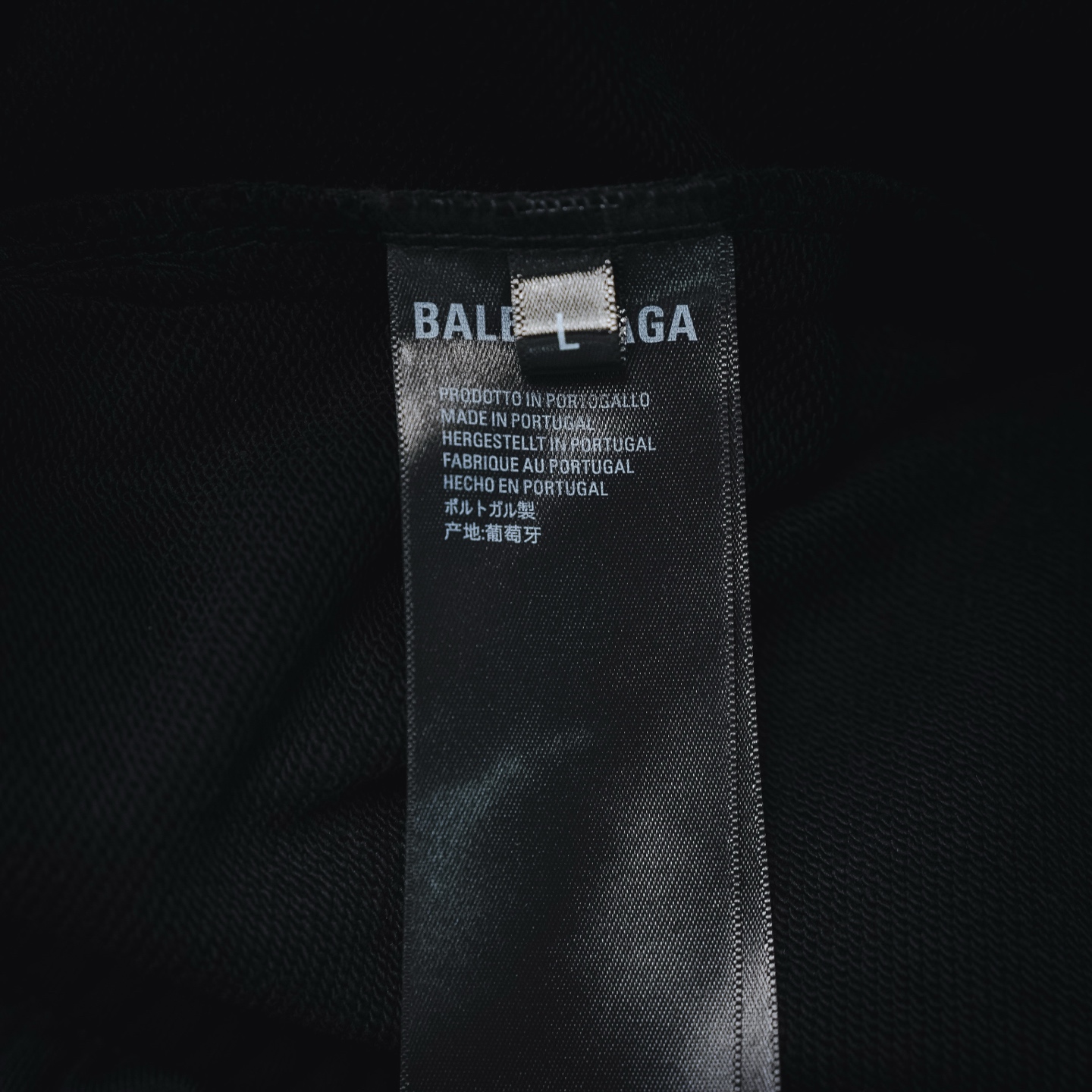 Balenciaga 巴黎世家 SS26 凌乱喷雾字母 松紧腰头 拉绳短裤 宽松版型 黑色