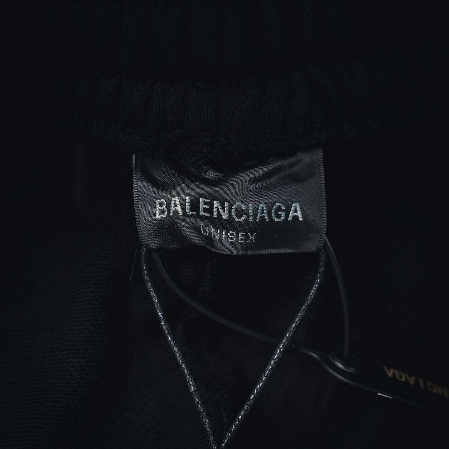 Balenciaga 巴黎世家 SS26 凌乱喷雾字母 松紧腰头 拉绳短裤 宽松版型 黑色