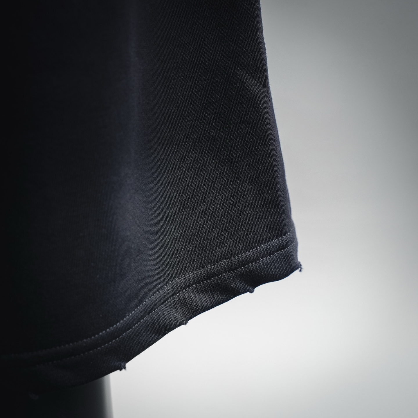 Balenciaga 巴黎世家 SS26 凌乱喷雾字母 松紧腰头 拉绳短裤 宽松版型 黑色