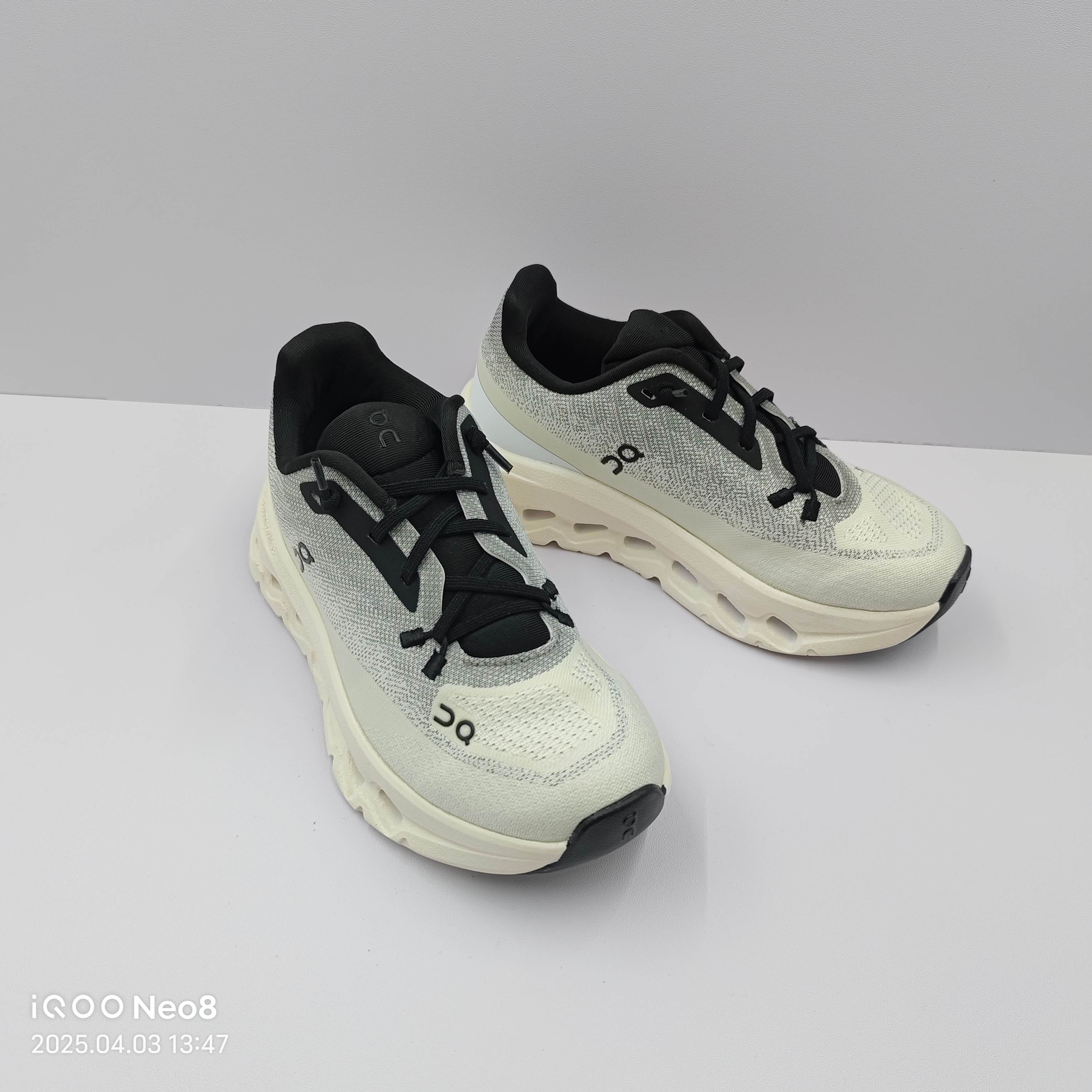 NO:211441,On Aopa Cloudtilt Comfortable and versatile non-slip and wear-resistant low-top life casual shoes Children's style White gray Size 28 29 30 31 32 33 34 35 36 37, Aopa sports shoes, christian louboutin, sneakers,19860909On昂跑Cloudtilt舒适百搭防滑耐磨低帮 生活休闲鞋 童款 白 灰 色 码数 28 29 30 31 32 33 34 35 36 37,昂跑运动鞋,christian louboutin,sneakers,,Children's