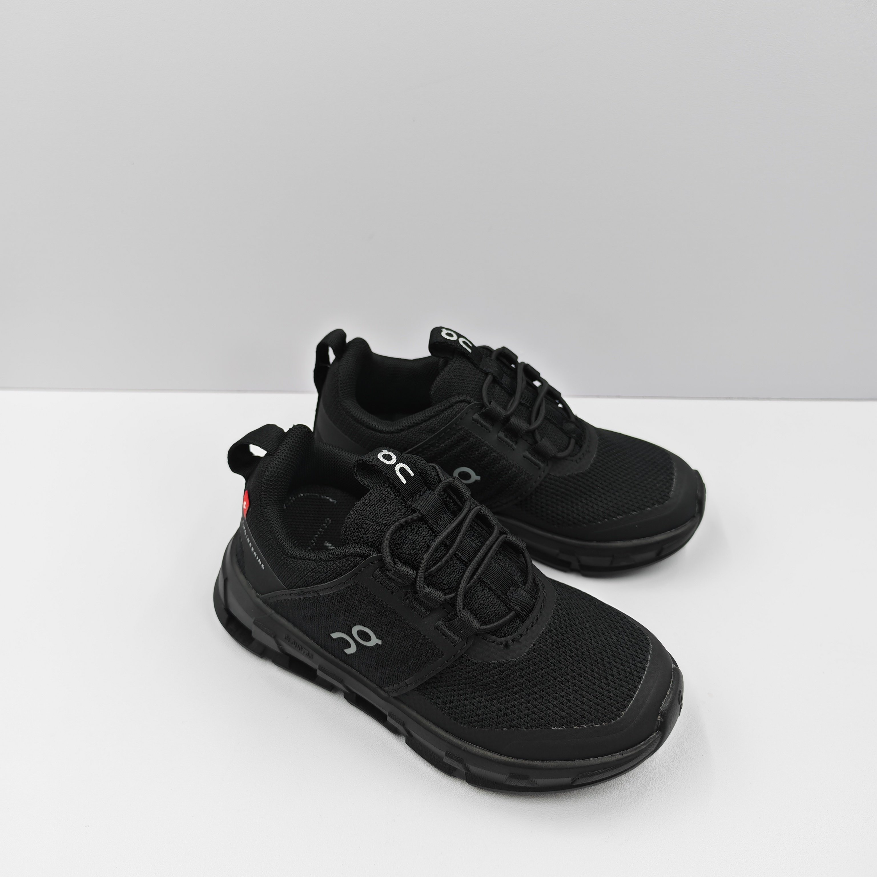 NO:338441,On 2nd generation Cloudswift Kids Comfortable and Soft Wear-resistant, Shock-absorbing and breathable Low-top children's running shoes Black Size 26 27 28 29 30 31 32 33 34 35, stuart weitzman, sneakers,19860909On昂跑 2代 Cloudswift Kids舒适柔软 耐磨减震透气 低帮儿童跑步鞋 黑色 码数 26 27 28 29 30 31 32 33 34 35,昂跑运动鞋,stuart weitzman,sneakers,,Children's