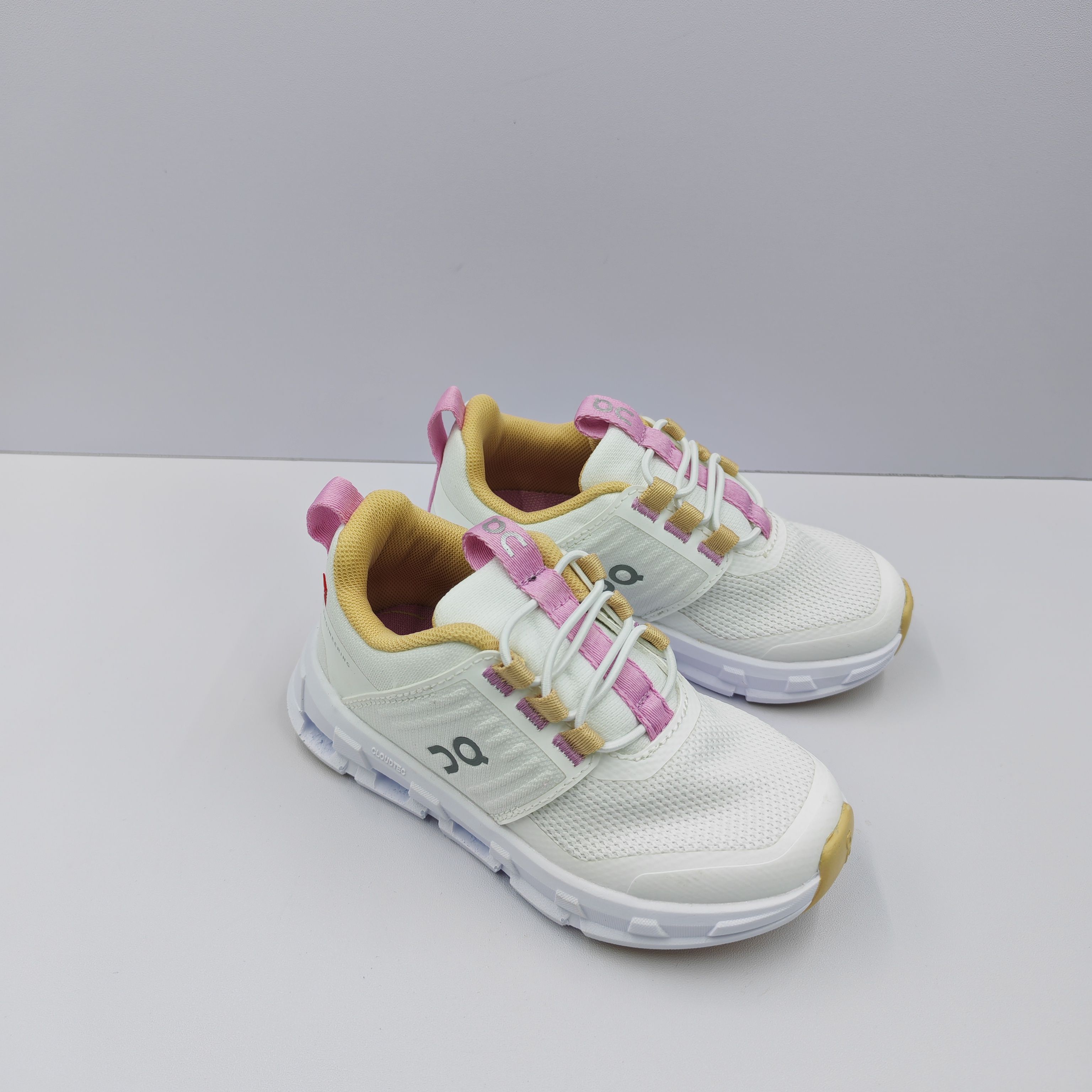 NO:338452,On 2nd generation Cloudswift Kids Comfortable and Soft Wear-resistant, Shock-absorbing and breathable Low-top children's running shoes White Pink Size 26 27 28 29 30 31 32 33 34 35, stuart weitzman, sneakers,19860909On昂跑 2代 Cloudswift Kids舒适柔软 耐磨减震透气 低帮儿童跑步鞋 白 粉 码数 26 27 28 29 30 31 32 33 34 35,昂跑运动鞋,stuart weitzman,sneakers,,Children's