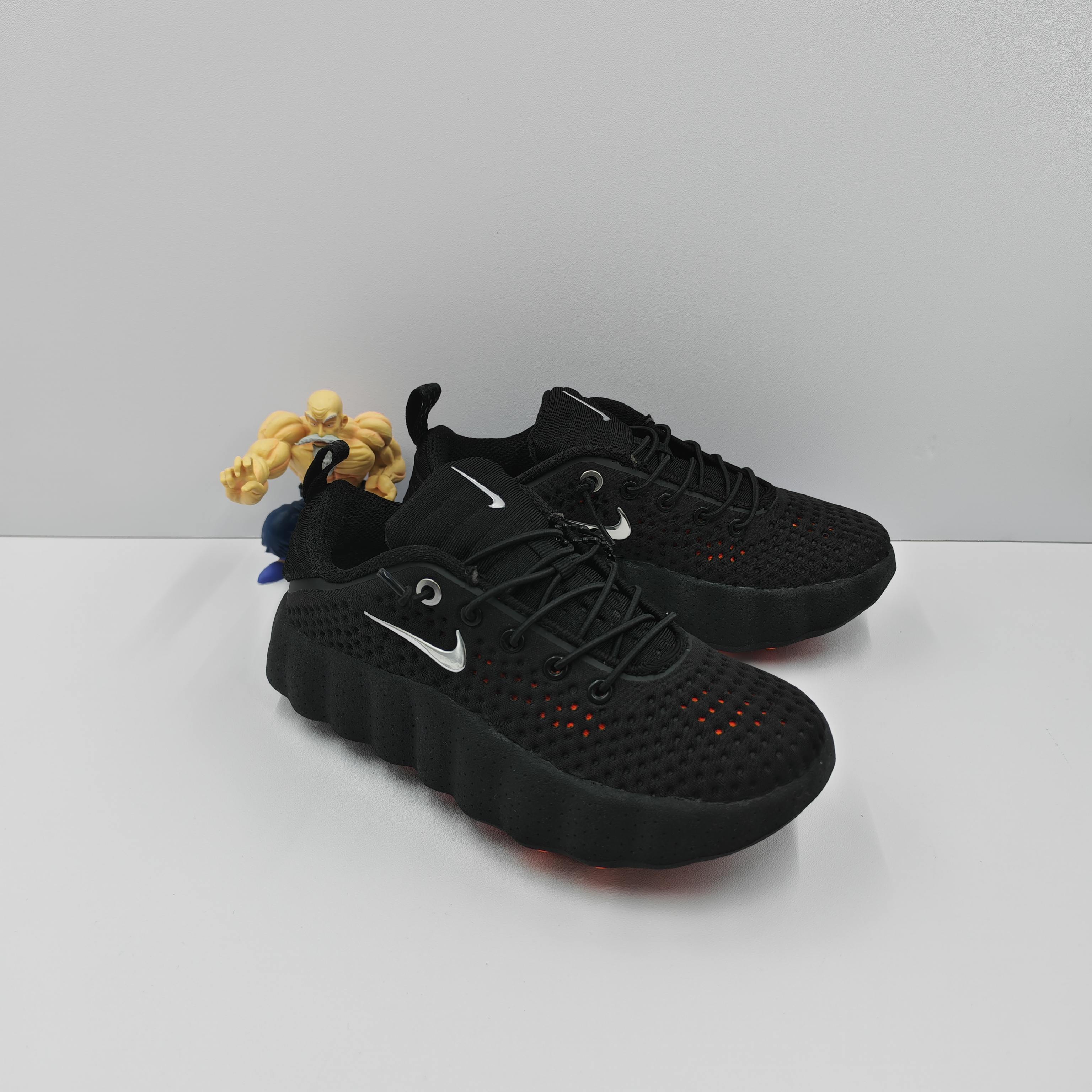 NO:762812,NikeMind002 comfortable fit breathable training shoes children's black size 26 27 28 29 30 31 32 33 34 35 massage style, Nike series,19860909NikeMind002舒适贴合透气训练鞋 童款 黑 色 码数 26 27 28 29 30 31 32 33 34 35 按摩款,耐克系列,,Children's