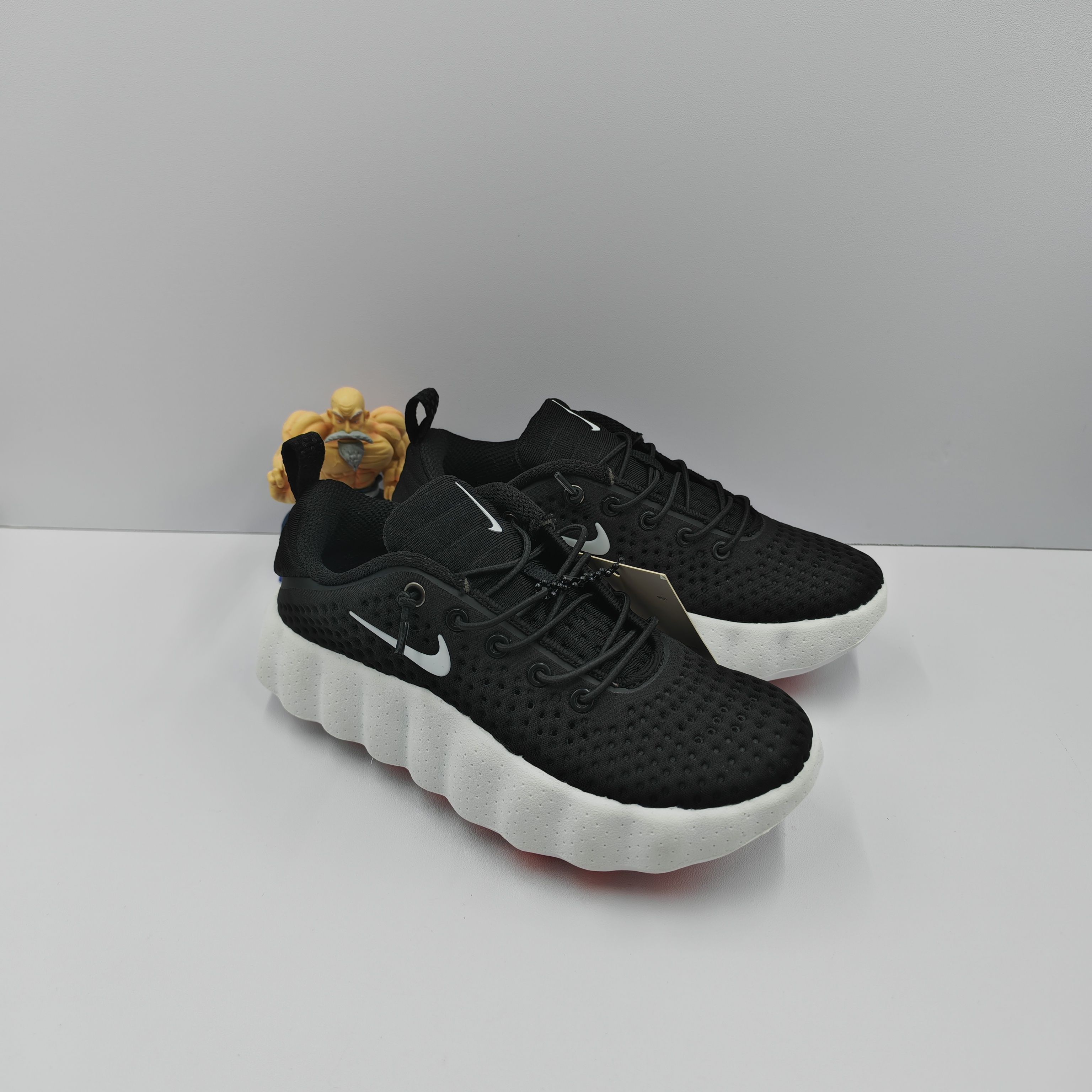 NO:762820,Nike Mind 002 Comfortable Fit Breathable Training Shoes Children's Black White Size 26 27 28 29 30 31 32 33 34 35 Massage Style, Nike Series,19860909Nike Mind 002舒适贴合透气训练鞋 童款 黑 白 码数 26 27 28 29 30 31 32 33 34 35 按摩款,耐克系列,,Children's