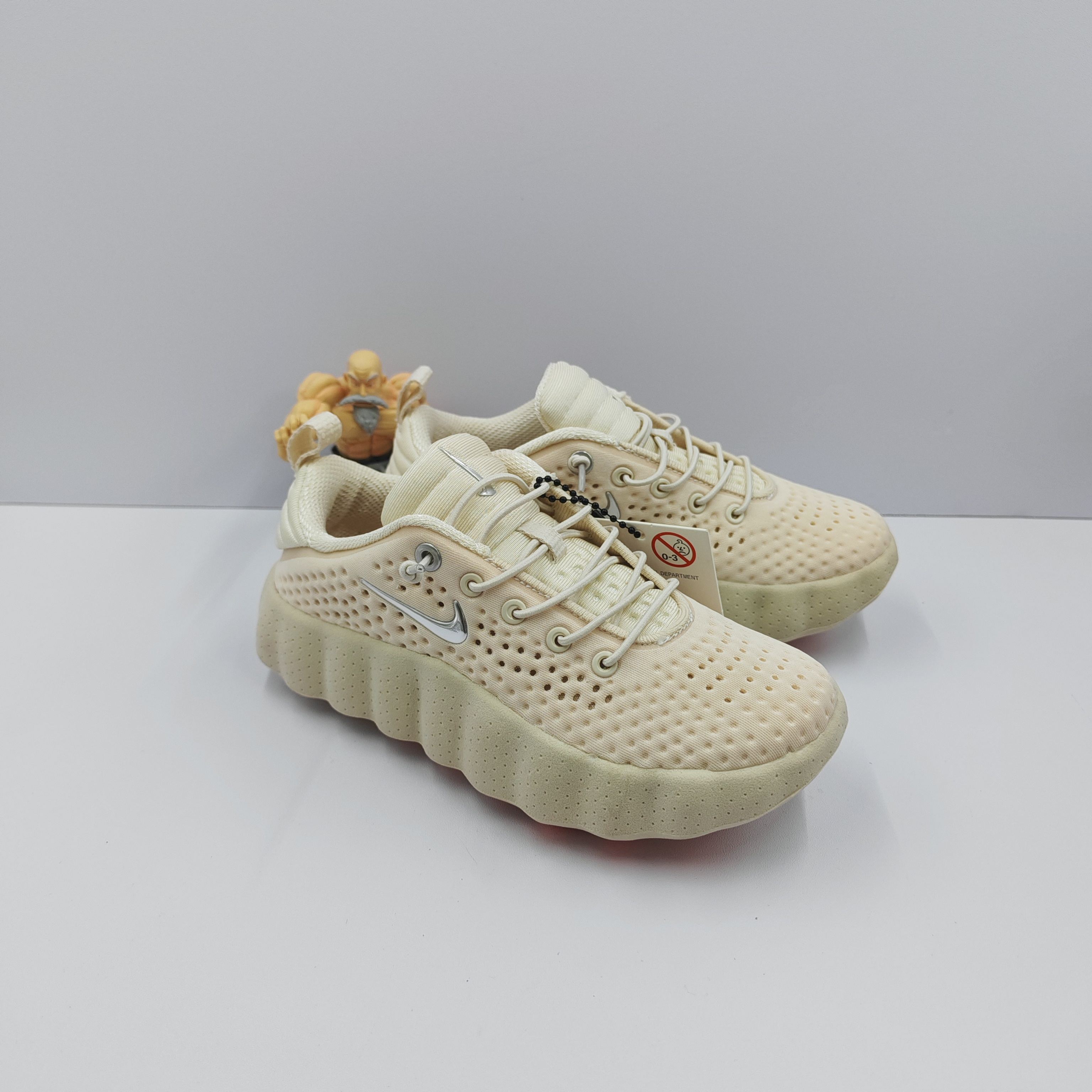 NO:762824,Nike Mind 002 comfortable fit and breathable training shoes, children's style, beige, size 26 27 28 29 30 31 32 33 34 35 massage style, Nike series,19860909Nike Mind 002舒适贴合透气训练鞋 童款 米色 码数 26 27 28 29 30 31 32 33 34 35 按摩款,耐克系列,,Children's