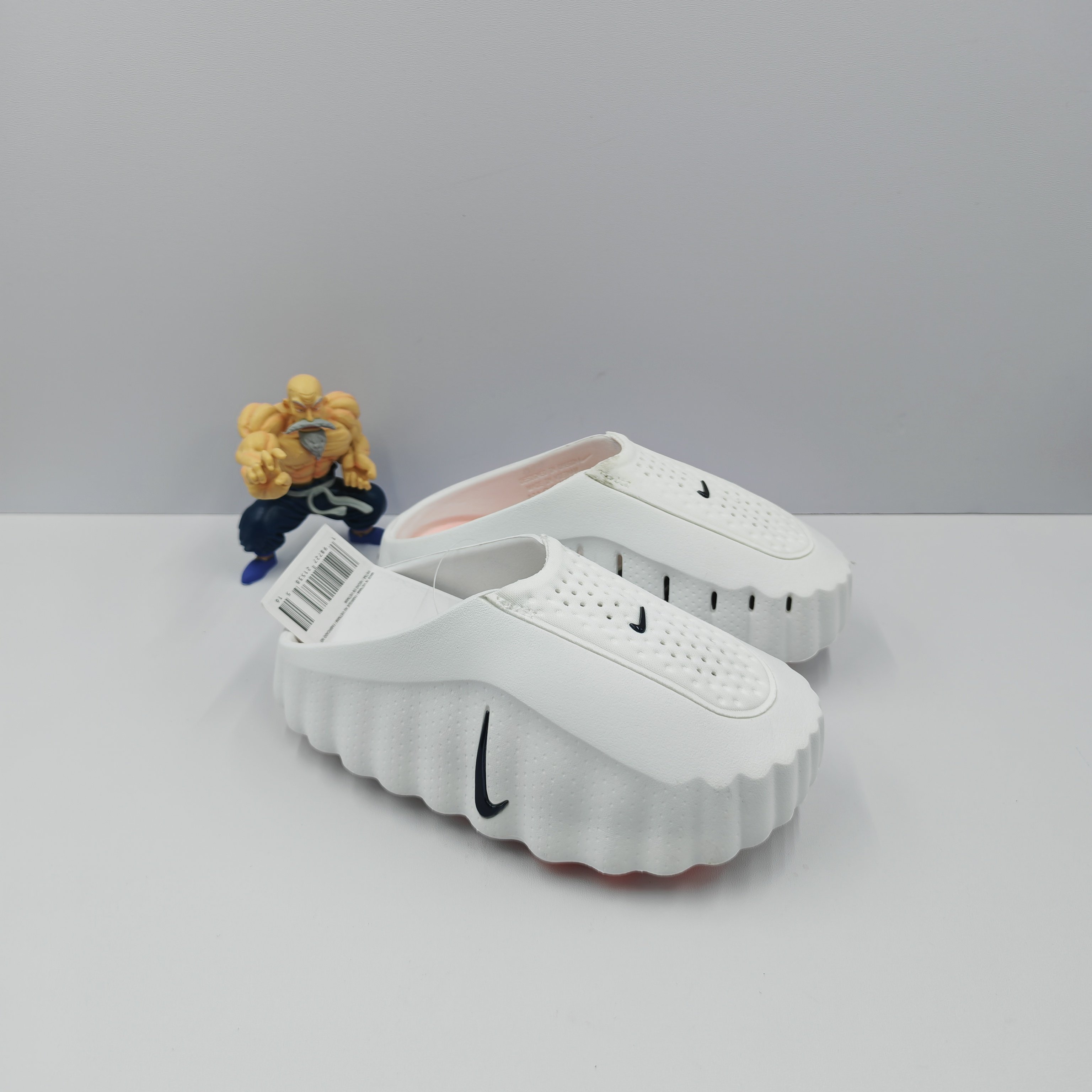 NO:879202,Nike Mind001 is comfortable and versatile, technological style, no special functions, toe-toe slippers, children's shoes, white, size 30 31 32 33 34 35, slippers, sandals, sandals, slippers,19860909Nike Mind001舒适百搭 科技风 无特殊功能包头拖鞋童鞋 白色 码数 30 31 32 33 34 35,拖鞋拖鞋，凉鞋,sandals,slippers,,Children's