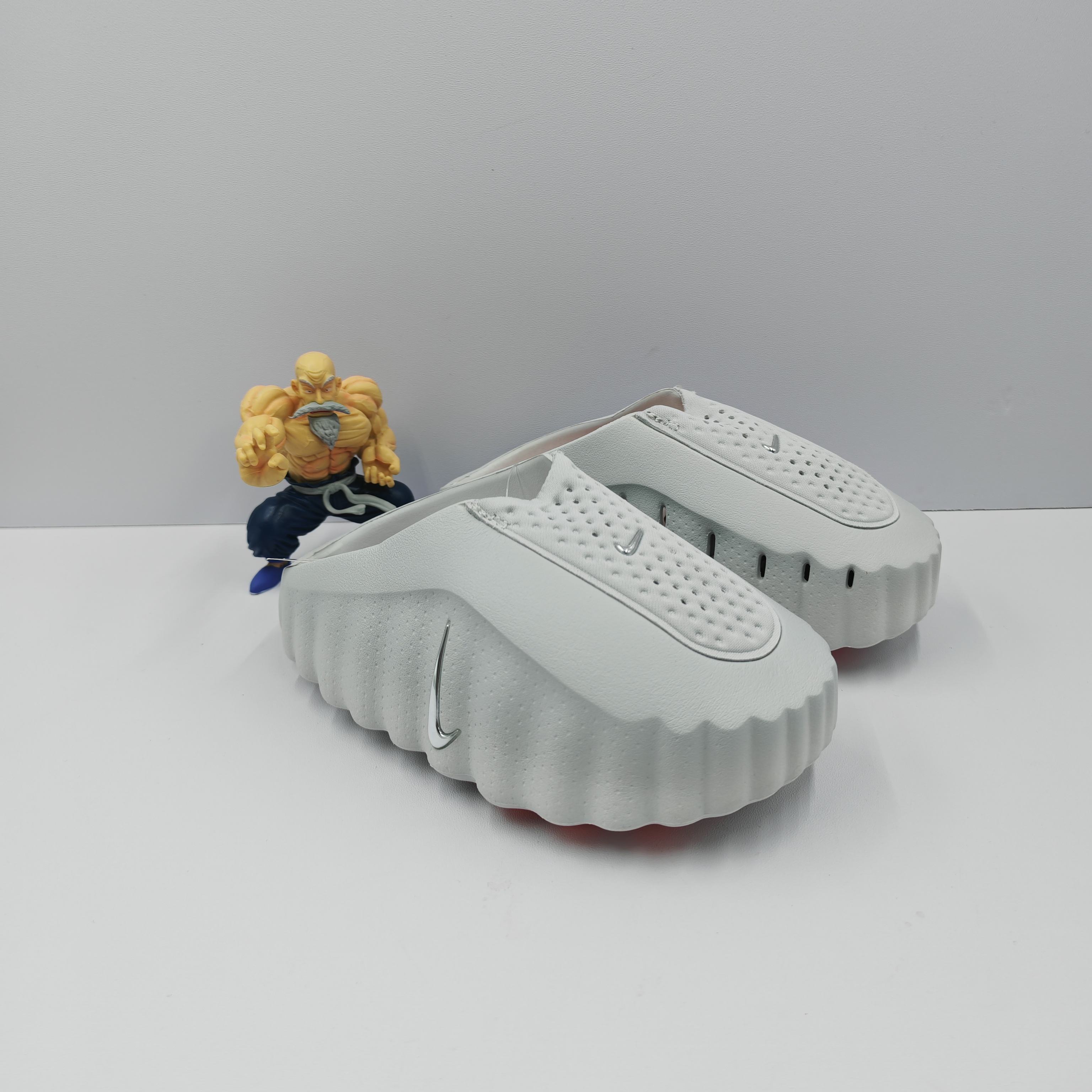 NO:879219,Nike Mind001 is comfortable and versatile, technological style, no special functions, toe-toe slippers for children, gray, size 30 31 32 33 34 35, slippers, sandals, sandals, slippers,19860909Nike Mind001舒适百搭 科技风 无特殊功能包头拖鞋童鞋 灰色 码数 30 31 32 33 34 35,拖鞋拖鞋，凉鞋,sandals,slippers,,Children's