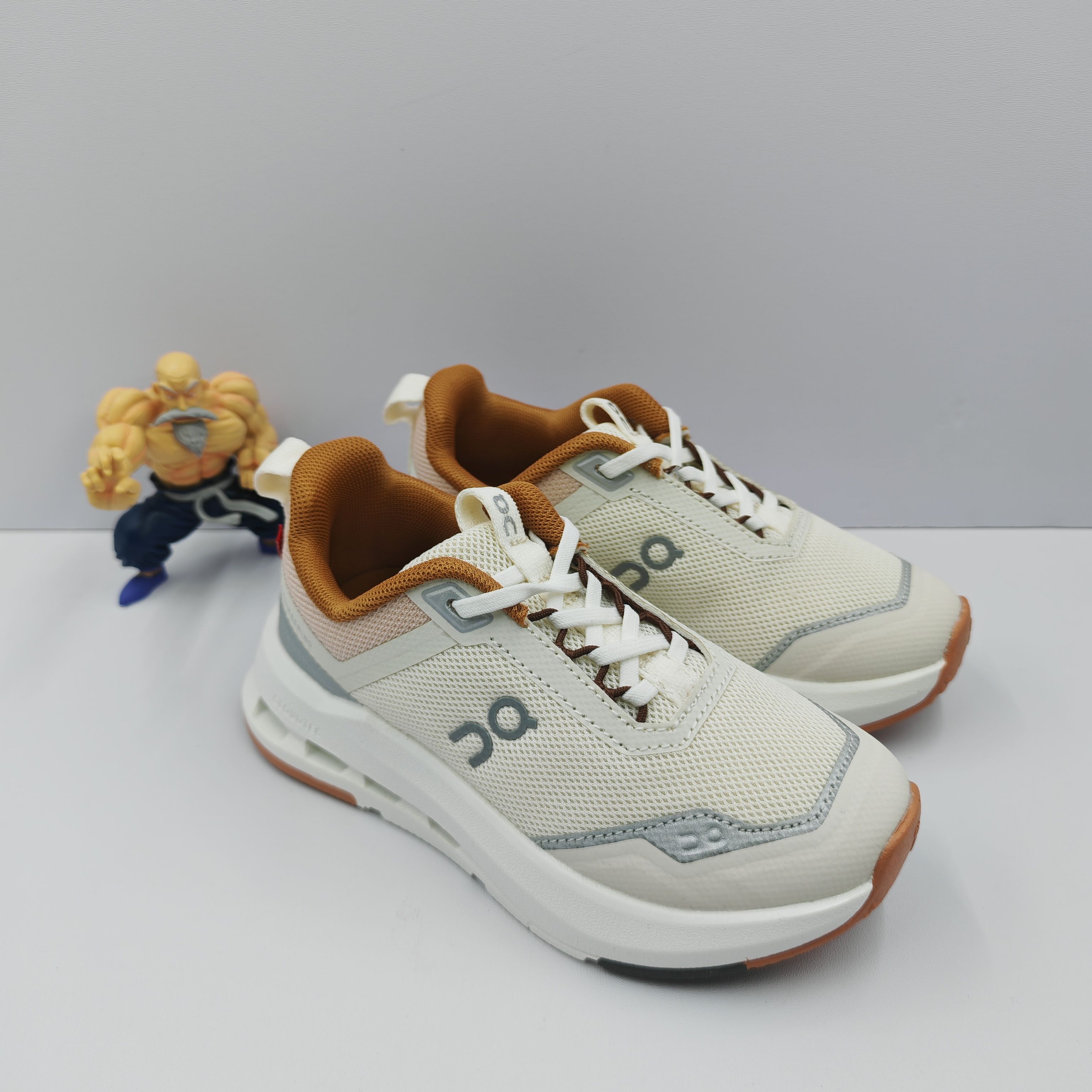 NO:850354,On CLOUDNOVA comfortable, soft and supportive low-top running shoes, beige, children's size, size 26 27 28 29 30 31 32 33 34 35 36 37, On-running sneakers, sneakers,19860909On CLOUDNOVA 舒适柔软支撑低帮 跑步鞋 米色 儿童款 码数26 27 28 29 30 31 32 33 34 35 36 37,昂跑运动鞋,sneakers,,Children's