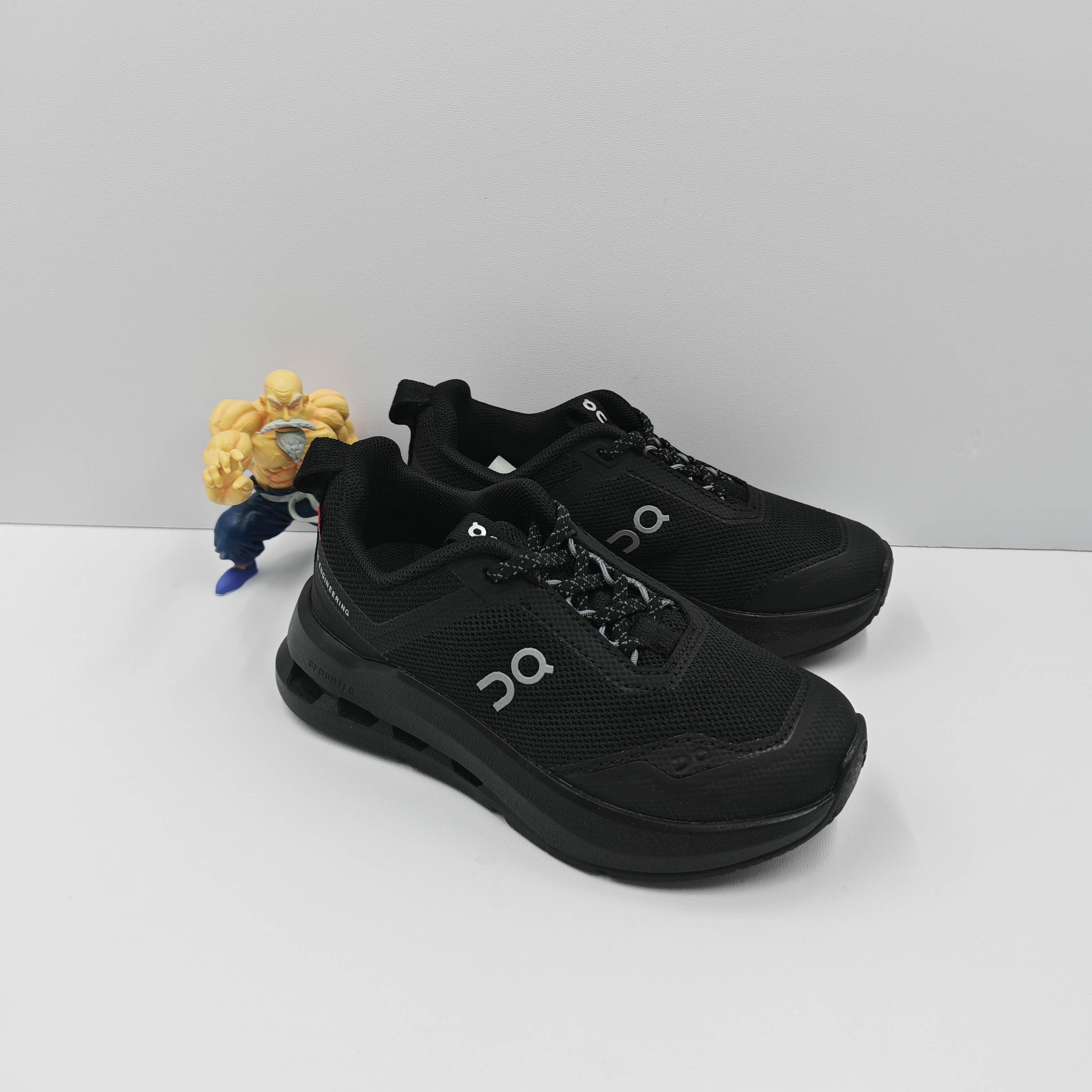 NO:850304,On CLOUDNOVA comfortable, soft and supportive low-top running shoes black children's size 26 27 28 29 30 31 32 33 34 35 36 37, Onrunning sneakers, sneakers,19860909On CLOUDNOVA 舒适柔软支撑低帮 跑步鞋 黑色 儿童款 码数26 27 28 29 30 31 32 33 34 35 36 37,昂跑运动鞋,sneakers,,Children's