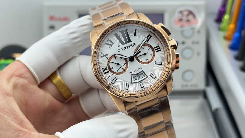Cartier 卡地亚 卡历博系列 进口9100机 卡地亚标志陀片 具备月份 星期 日期等各种实用功能显示