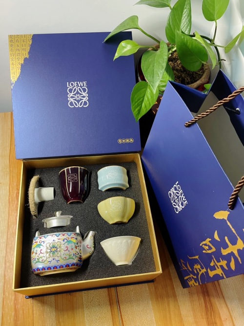 Loewe Glided Silver Teapot with Five Famous Kilns Teacup Set 1 Loewe Glided Silver Teapot with Five Famous Kilns Teacup Set