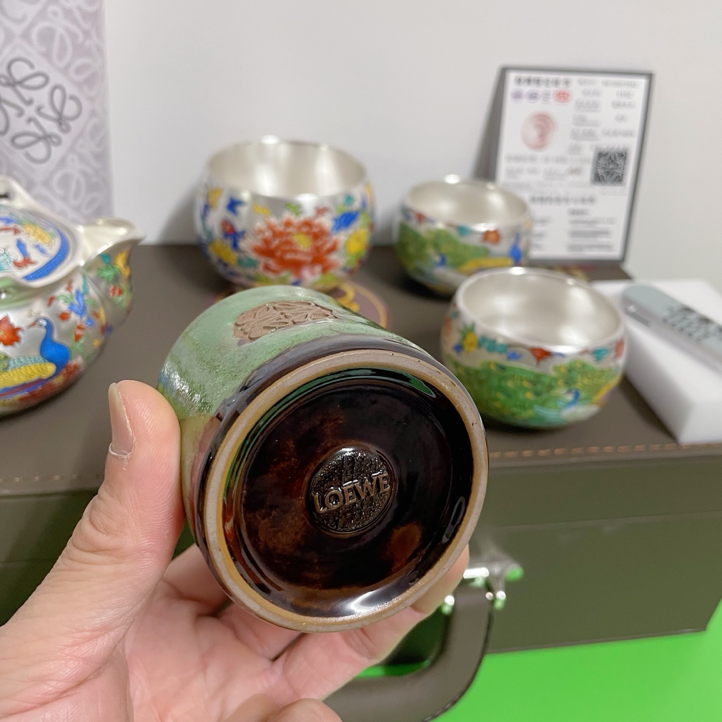 Loewe LOEWE罗意威青瓷开窗主人杯999纯银珐琅彩花开富贵陶瓷与纯银的结合1壶4杯配茶巾附带证书礼盒套装孔雀在中国及世界多国文化中