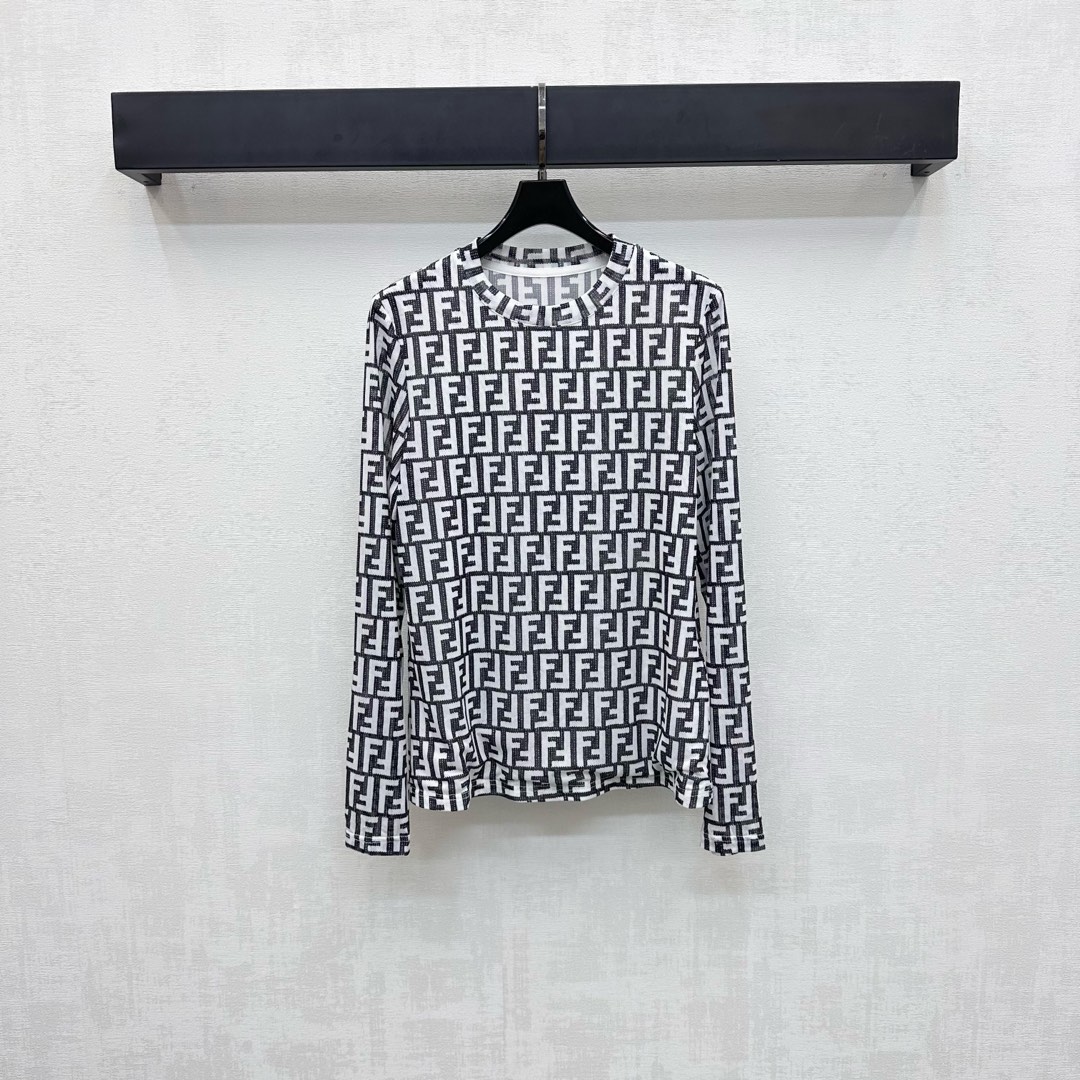 NO:460039,Fend*2025 new product is on the shelves of printed mesh tops customized YB imported mesh material, light and breathable, full-body printed iconic double F logo pattern elements, highlighting the brand tone, surface auxiliary material development, round neck long-sleeved base shirt cut, slim fit and elastic, interior and exterior wear, high-end 2 colors,,fendi,alexander wang19860909Fend*2025新品上架印花网纱上衣定制YB进口网纱材质 轻薄透气 通体满印标志性双F徽标图案元素 彰显品牌调性 面辅料开发 圆领长袖打底衫剪裁 修身版型弹力十足 内搭外穿出彩时髦  高版本2色,,fendi,alexander wang,Women's clothing