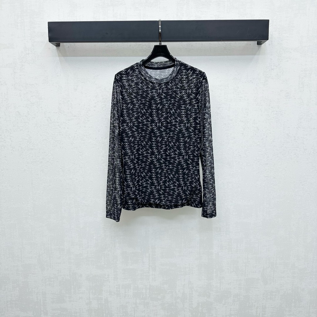 NO:459959,Chane*2025 new product is on the shelves of printed mesh tops customized YB imported mesh material, light and breathable, full-body printed iconic double C logo pattern elements, highlighting the brand tone, surface auxiliary material development, round neck long-sleeved base shirt cut, slim fit and elastic, interior and exterior wear, high-end 2 colors 36 38 40,,chanel,alexander wang19860909Chane*2025新品上架印花网纱上衣定制YB进口网纱材质 轻薄透气 通体满印标志性双C徽标图案元素 彰显品牌调性 面辅料开发 圆领长袖打底衫剪裁 修身版型弹力十足 内搭外穿出彩时髦  高版本2色36 38 40,,chanel,alexander wang,Women's clothing