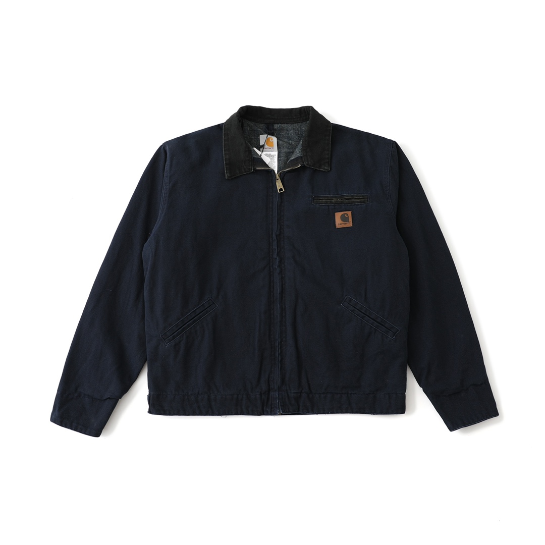 💰210
🇦🇪 Carhartt卡哈特 中古款J97底特律重磅水洗夹克外套 (顶级版本)
🪐今年最炸裂单品, 定织原版高密帆布面料,为了达到古着款年久做旧的效果,成衣染色,反复褪色调色,顶级工艺,内里为涤棉格纹面料 面料硬挺 可以站立起来!
🪐做旧皮标 ,开模做旧五金,原版短廓版型,全套三标辅料齐全
颜色:苔藓绿色 汽油蓝色 金属灰色
尺码:M L XL XXL
衣长 胸围 肩宽 袖长
M 68 130 55 62
L 70 134 56 63
XL 72 138 57 64
XXL 74 142 58 65