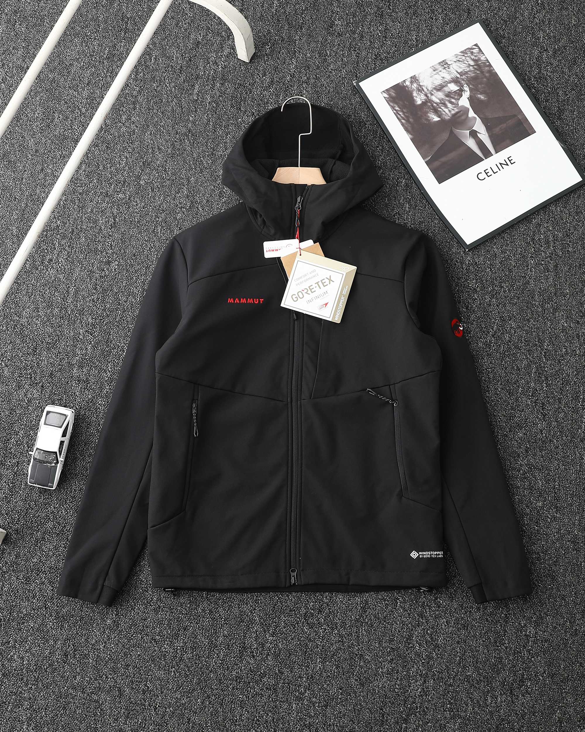 Mammut Ultimate VII GTX Softshell Jacket: Windproof, Water-Resistant, Versatile