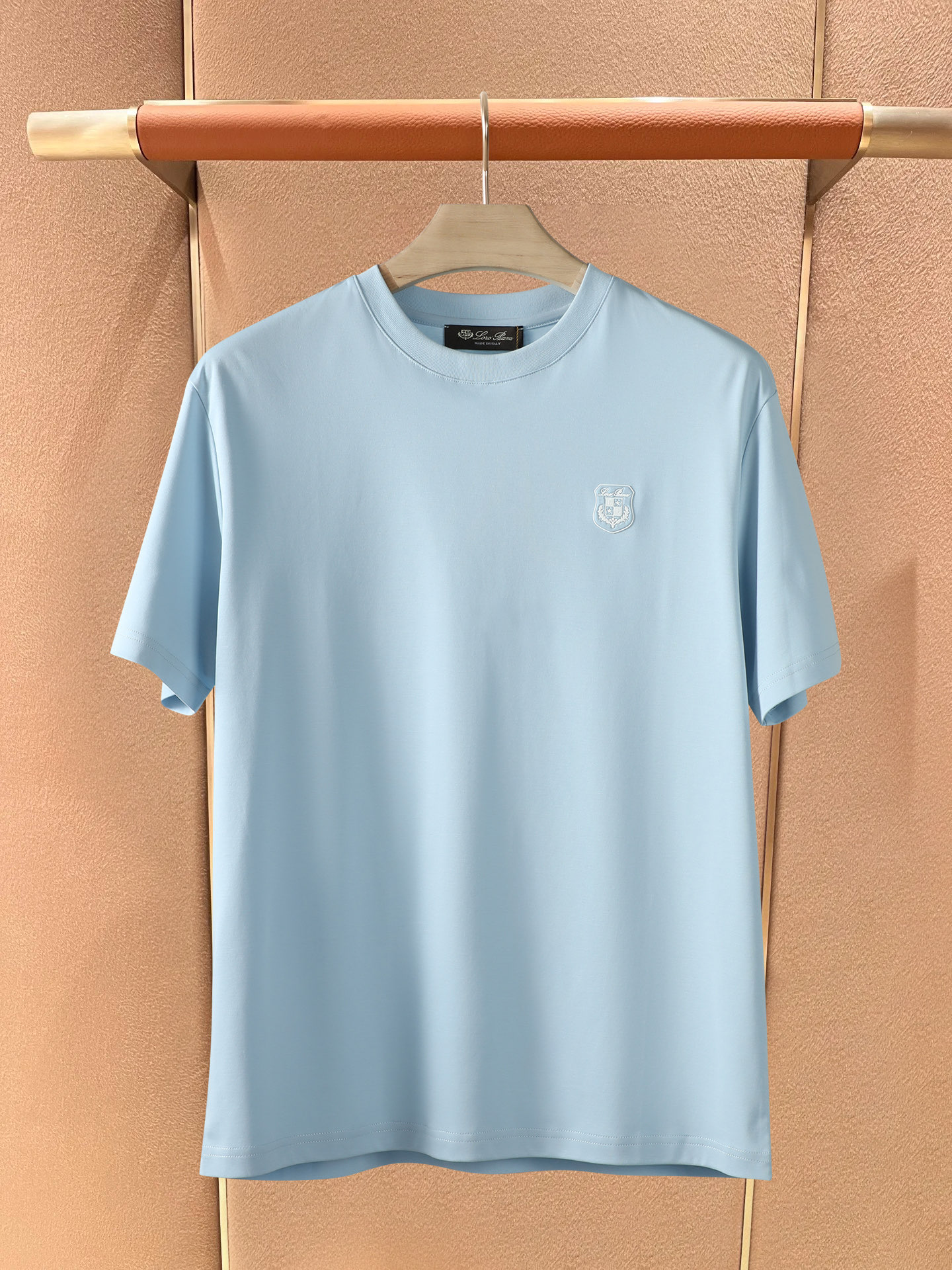 NO:827612,High version color: black, light blue, white Size m-3xl 2026 super recommended style summer new product, cotton material series round neck short-sleeved T-shirt, custom-woven and dyed material fabric feels super soft, delicate and comfortable, highly recommended to start, super versatile, simple and fashionable, men's clothing, T-shirt, tees, t-shirt,19860909高版 颜色 :黑色,浅蓝,白色 码数m-3xl 2026年度超爆推荐款式夏季新品,棉材质系列圆领短袖T恤,定织定染材质面料手感超柔软细腻舒适,强烈推荐入手款,超级百搭,简约时尚,男装,T-shirt,tees，t-shirt,,Women's clothing