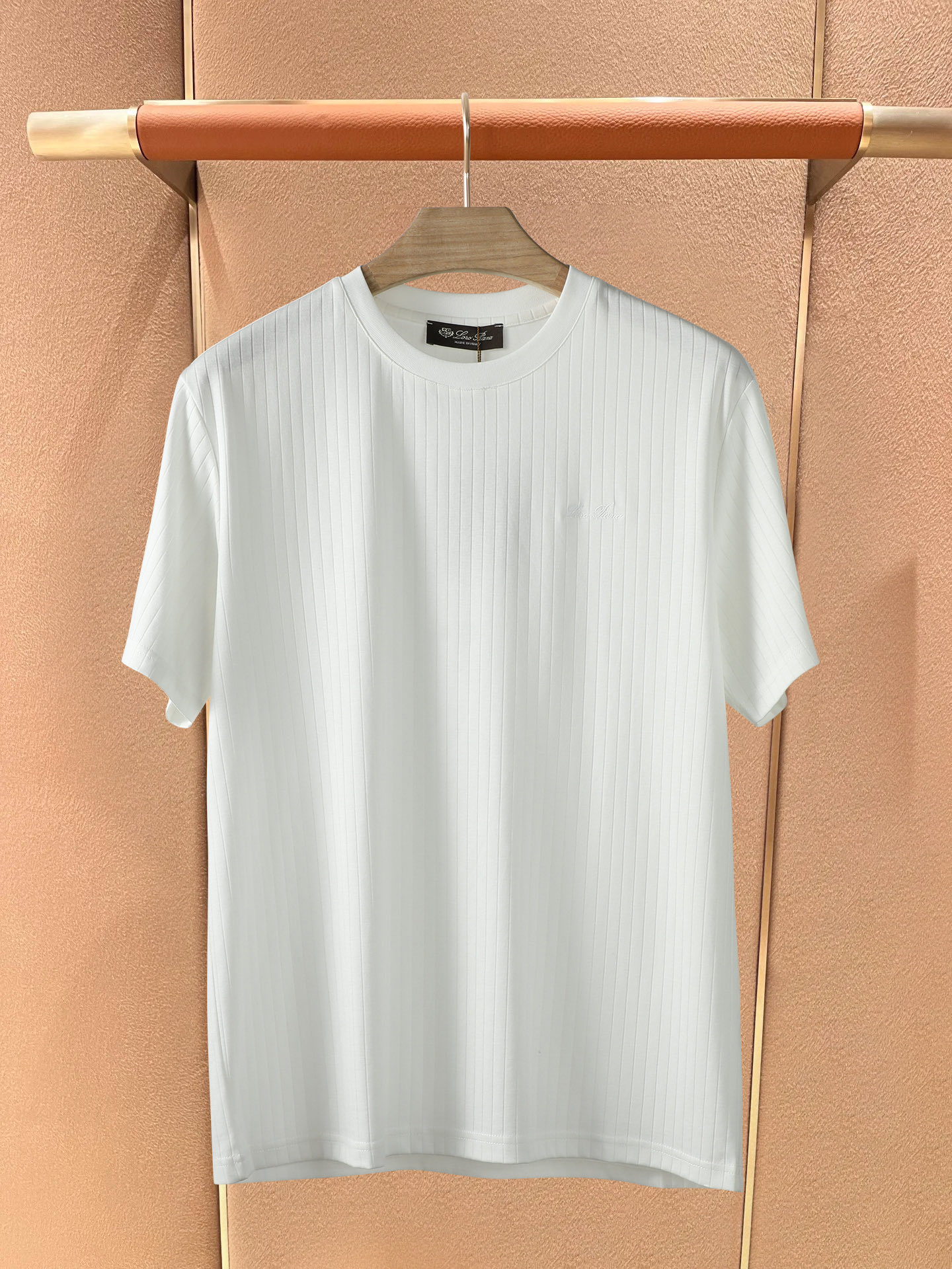 NO:827605,High version color: black, white, sapphire blue Size m-3xl 2026 super recommended style summer new product, cotton material series round neck short-sleeved T-shirt, custom-woven and dyed material fabric feels super soft, delicate and comfortable, highly recommended to start, super versatile, simple and fashionable, men's clothing, T-shirt, tees, t-shirt,19860909高版 颜色 :黑色,白色,宝蓝 码数m-3xl 2026年度超爆推荐款式夏季新品,棉材质系列圆领短袖T恤,定织定染材质面料手感超柔软细腻舒适,强烈推荐入手款,超级百搭,简约时尚,男装,T-shirt,tees，t-shirt,,Women's clothing