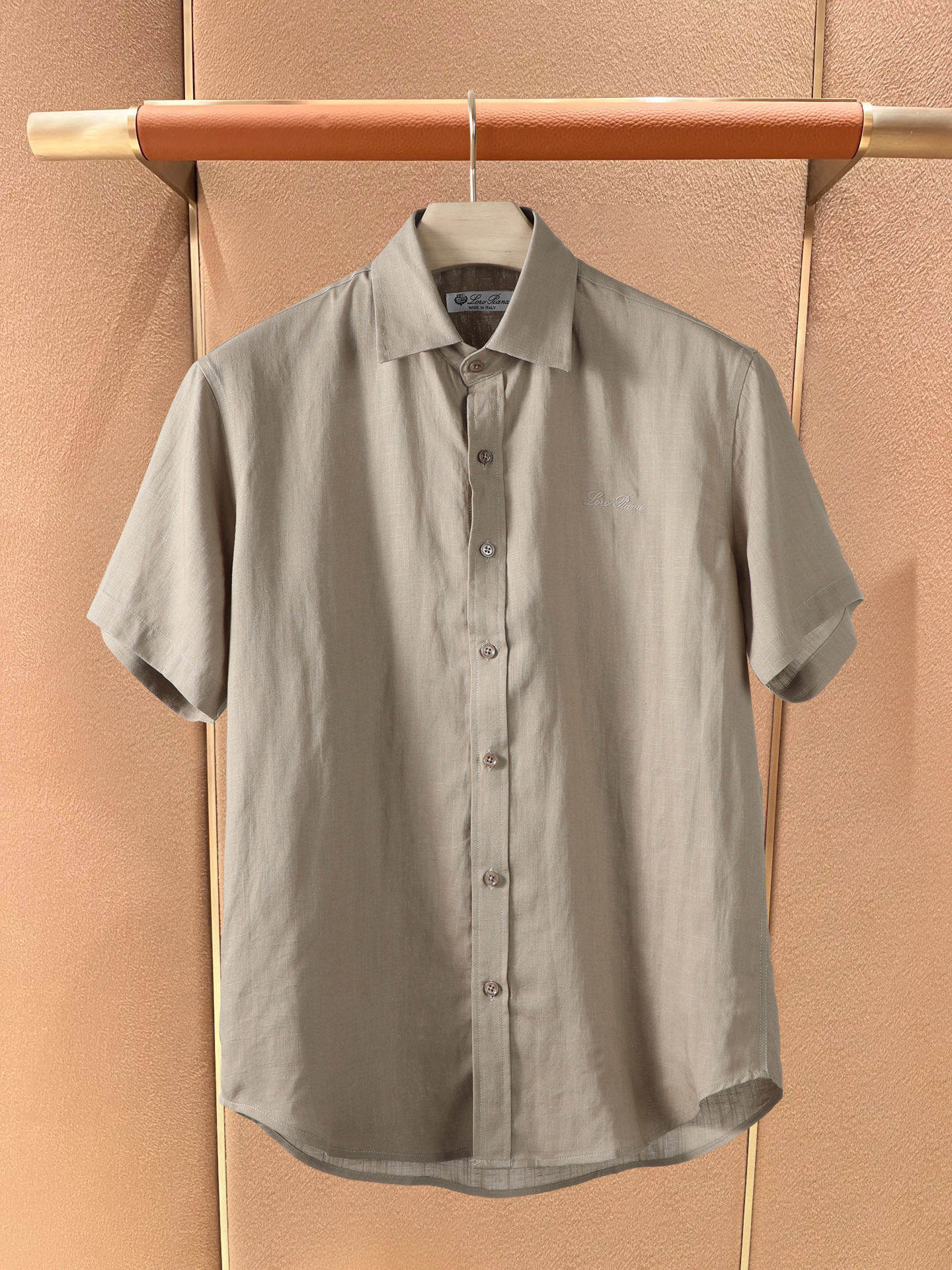 NO:827566,High version of Loro Piana spring and summer men's clothing Size m-3xl Color: khaki, coffee, sapphire blue Spring and summer new linen texture series fashionable business casual versatile men's short-sleeved shirt, made of high-quality linen fabric, fine and breathable fabric, simple and elegant Super invincible versatile style, men's clothing, loro piana, T-shirt,19860909高版Loro Piana 春夏男装 码数 m-3xl 颜色 :卡其,咖啡,宝蓝 春夏新品亚麻质地系列时尚商务休闲百搭男士短袖衬衣,采用优质亚麻面料,面料细腻透气性强,简约大气上档次 超级无敌百搭款,男装,loro piana,T-shirt,,Women's clothing