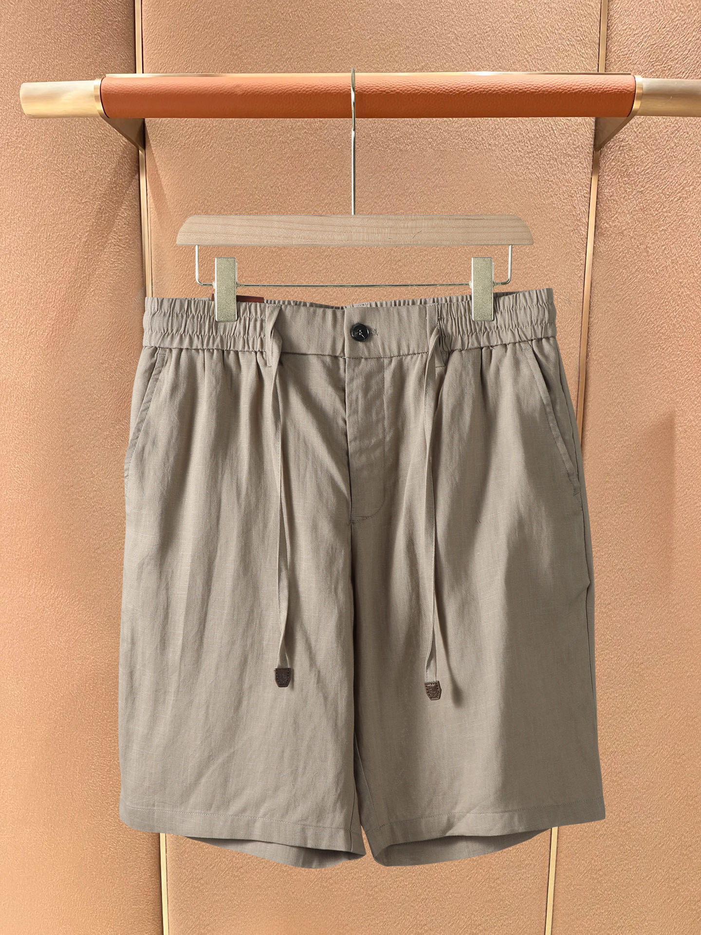 NO:827556,High version Color: royal blue, khaki, coffee Size m-3xl New linen shorts for spring and summer, very comfortable, cool and breathable, simple and elegant. The upper body shows your temperament, decorated with classic custom hardware accessories, a must-have for everyone, men's clothing, shorts,19860909高版 颜色 :宝蓝,卡其,咖啡 码数m-3xl 春夏新款麻短裤,十分舒适清凉透气,是简约大方款 上身尽显气质,经典定制五金配件装饰,人手必备款,男装,shorts,,Women's clothing