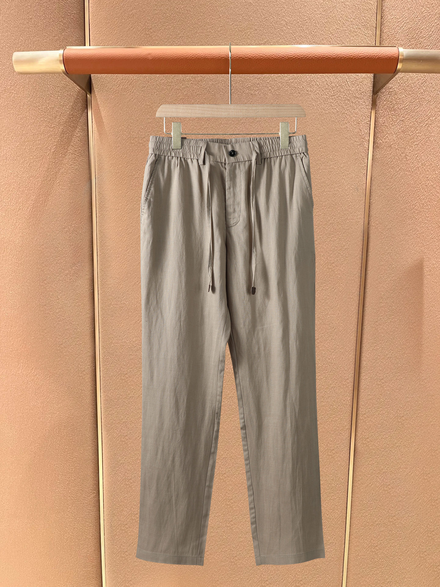 NO:827575,High version Color: brown, khaki, sapphire blue Size m-3xl New spring and summer cotton and linen trousers, very comfortable, cool and breathable, simple and elegant style. The upper body is full of temperament, decorated with classic customized hardware accessories, a must-have for everyone, men's clothing,19860909高版 颜色 :咖啡色,卡其,宝蓝 码数m-3xl 春夏新款棉麻长裤,十分舒适清凉透气,是简约大方款 上身尽显气质,经典定制五金配件装饰,人手必备款,男装,,Women's clothing