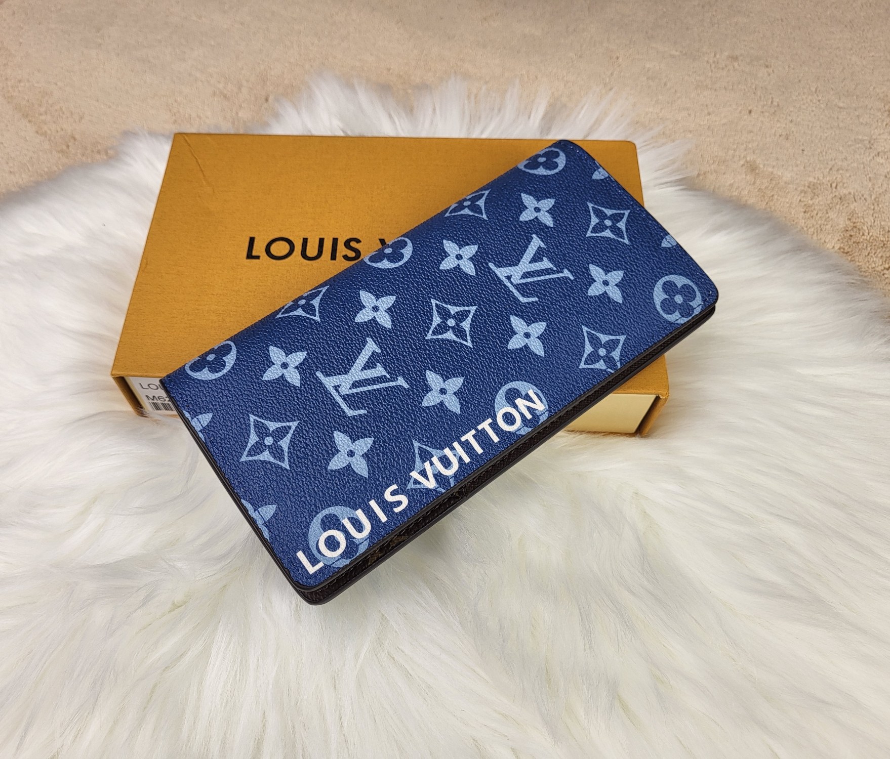 Leather wallet with bill compartment