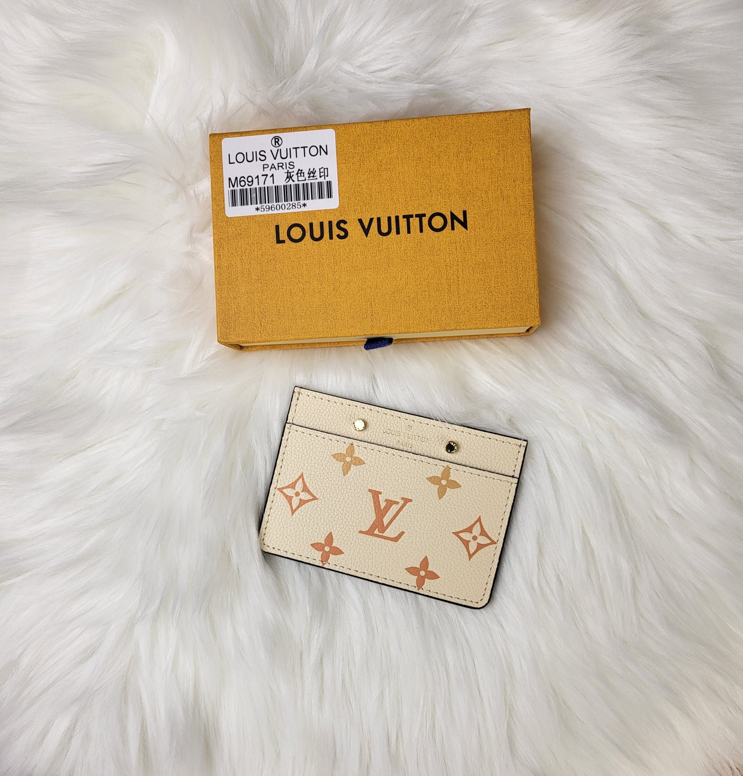 Handcrafted leather card case front view