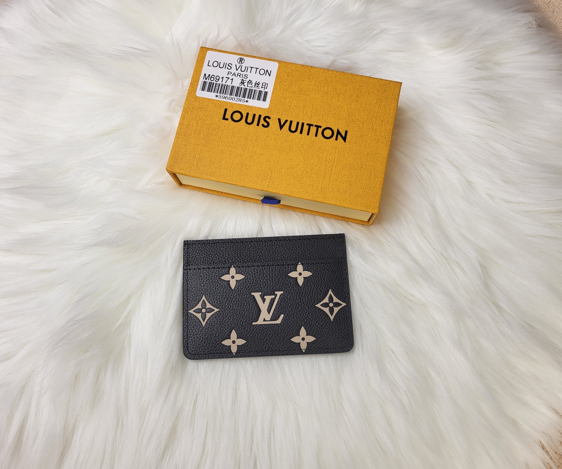Elegant leather card holder leather texture