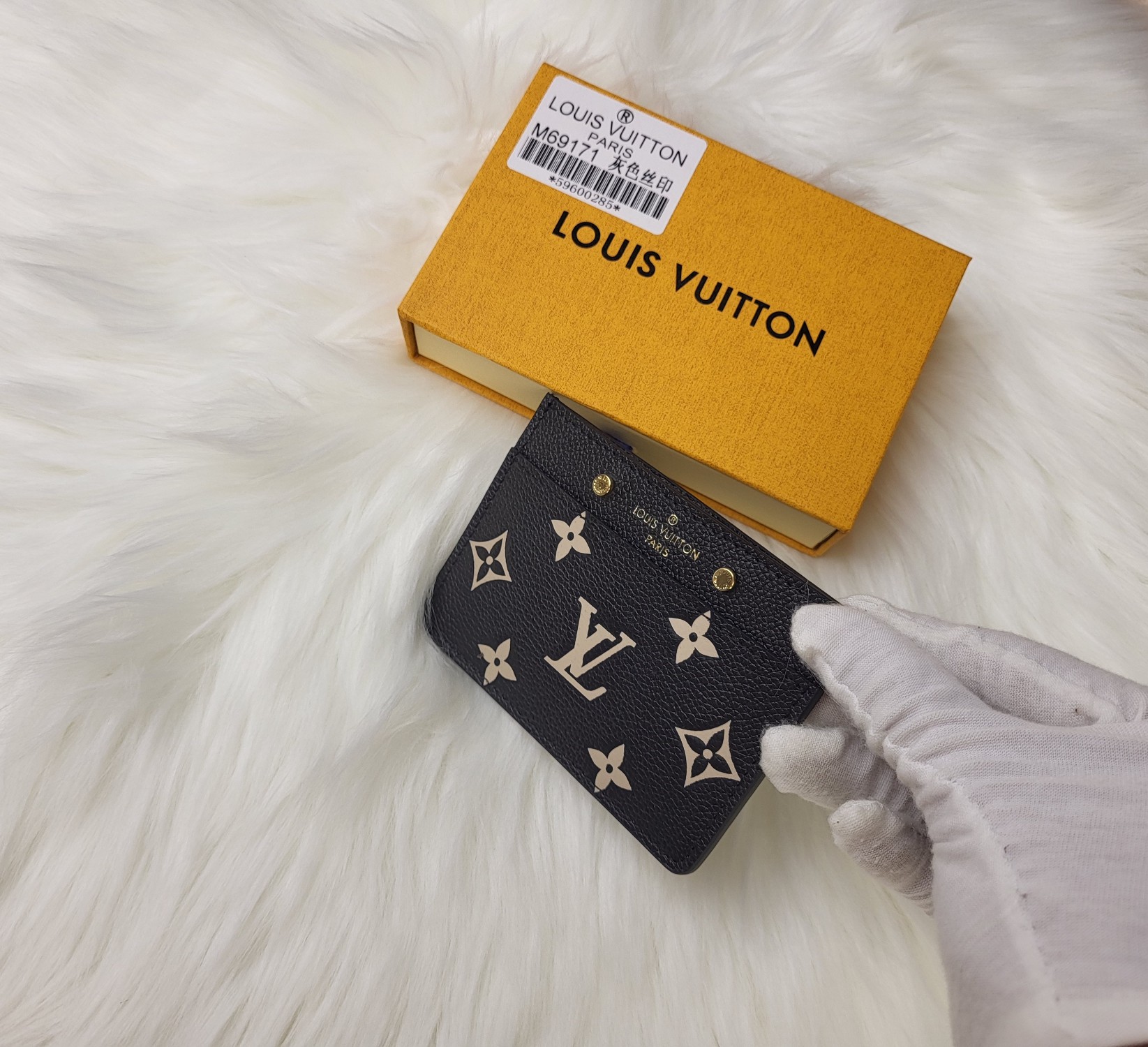 Elegant leather card holder different colors