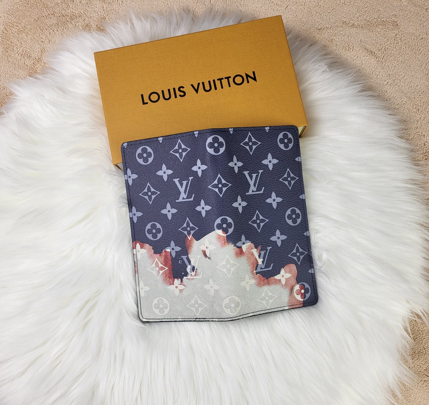 Bill compartment of the leather bifold wallet