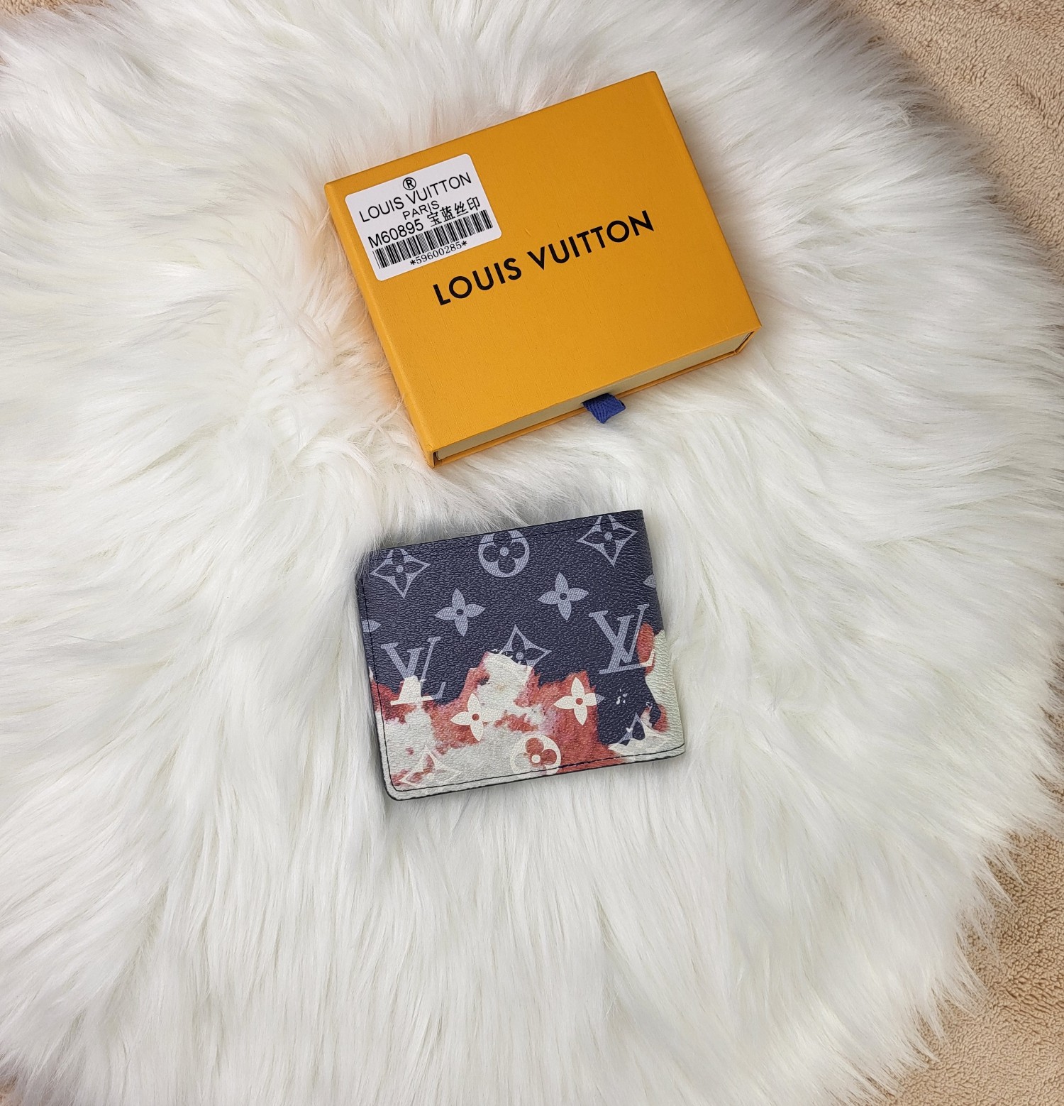 Leather bifold wallet interior