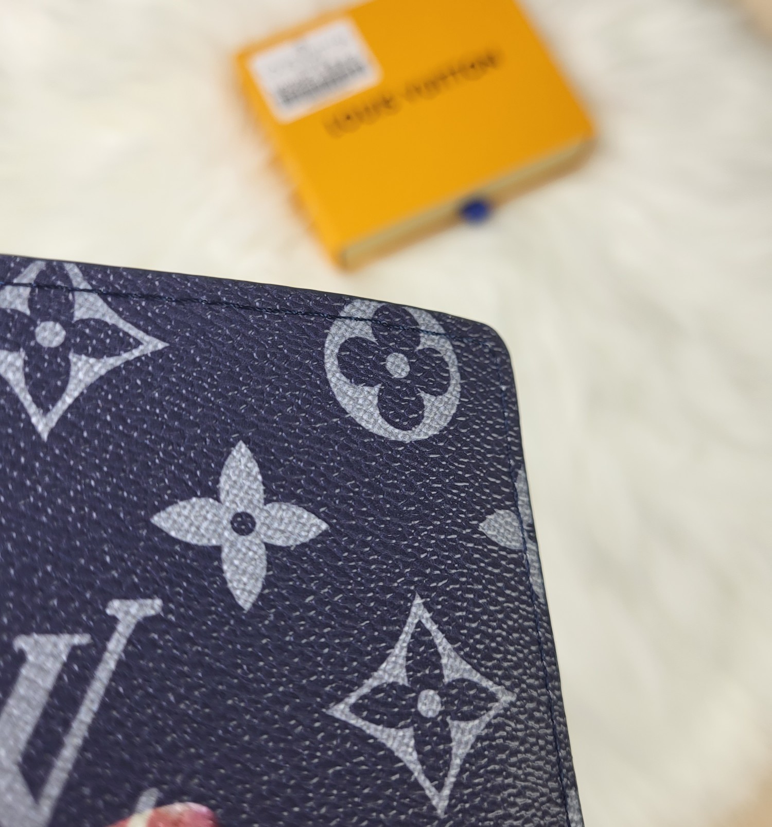 Leather bifold wallet in different colors