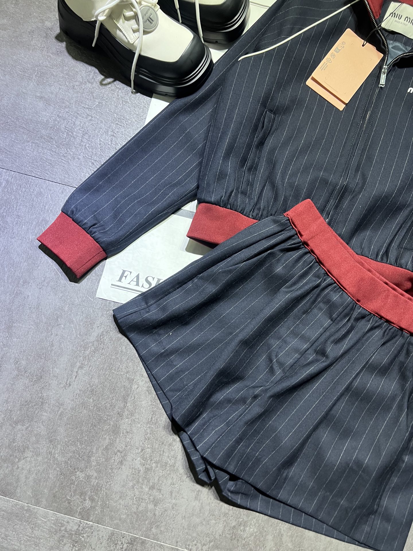 Miumi 25Fw New Collection: Stylish Jacket and Shorts Set with Exclusive Design - 图片 3