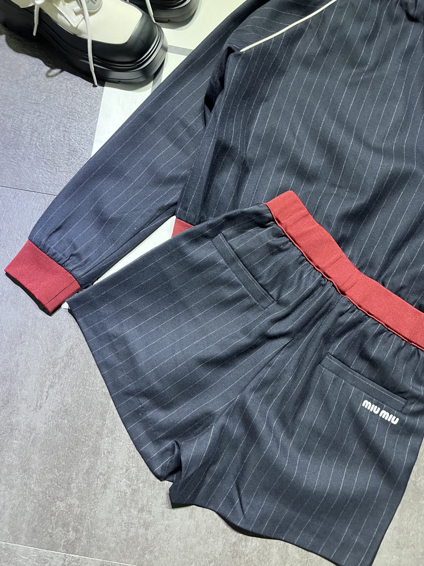 Miumi 25Fw New Collection: Stylish Jacket and Shorts Set with Exclusive Design - 图片 6