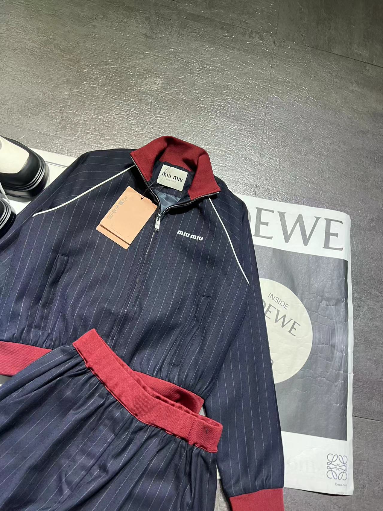 Miumi 25Fw New Collection: Stylish Jacket and Shorts Set with Exclusive Design - 图片 2