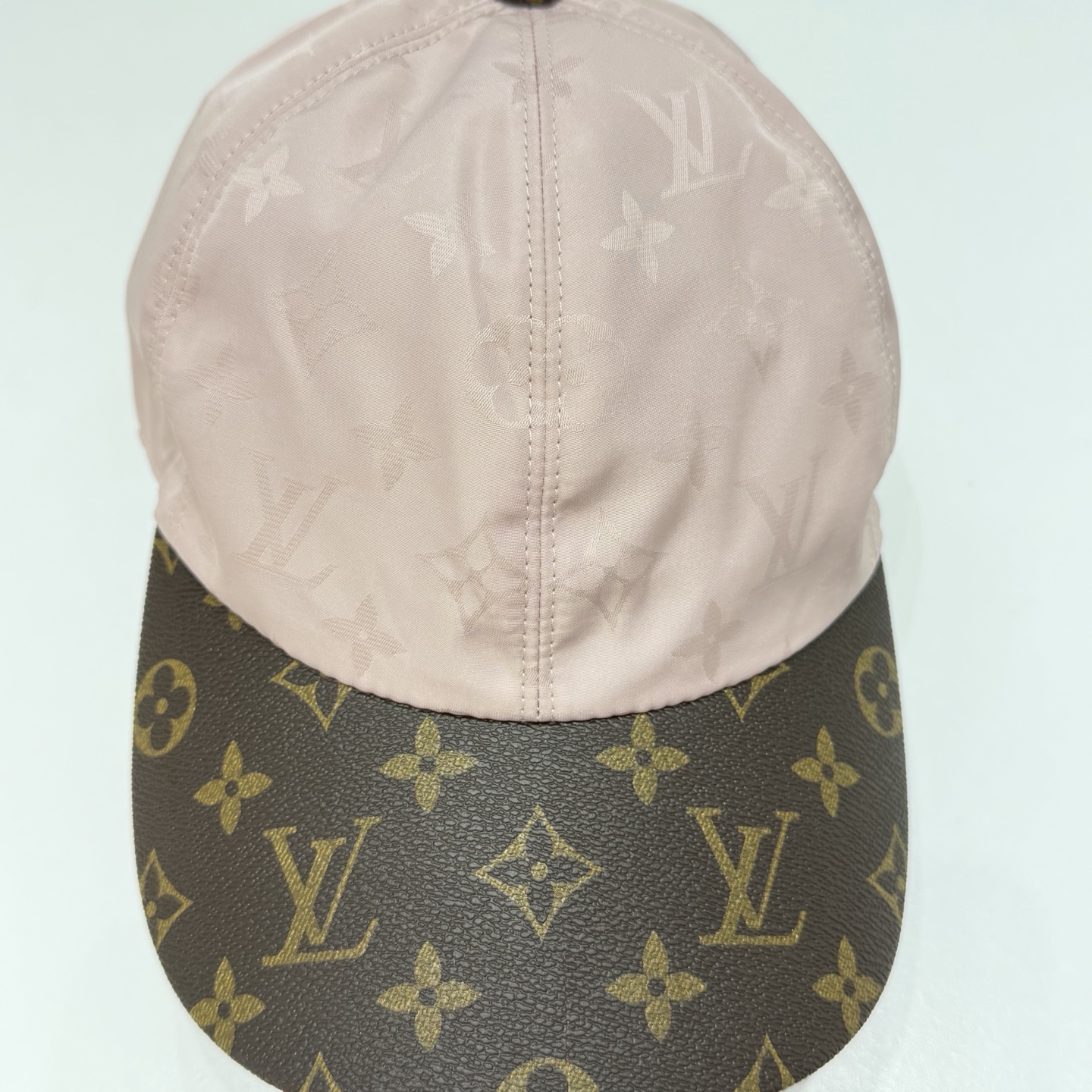 Louis Vuitton 路易威登丝光绸拼接皮革棒球帽