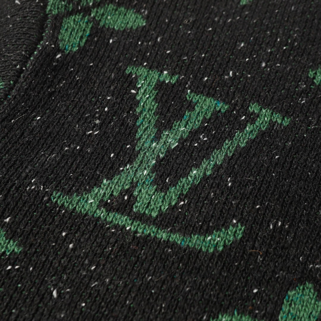 Fashionable Louis Vuitton Sweaters with LV Logo in Various Sizes. - 图片 6