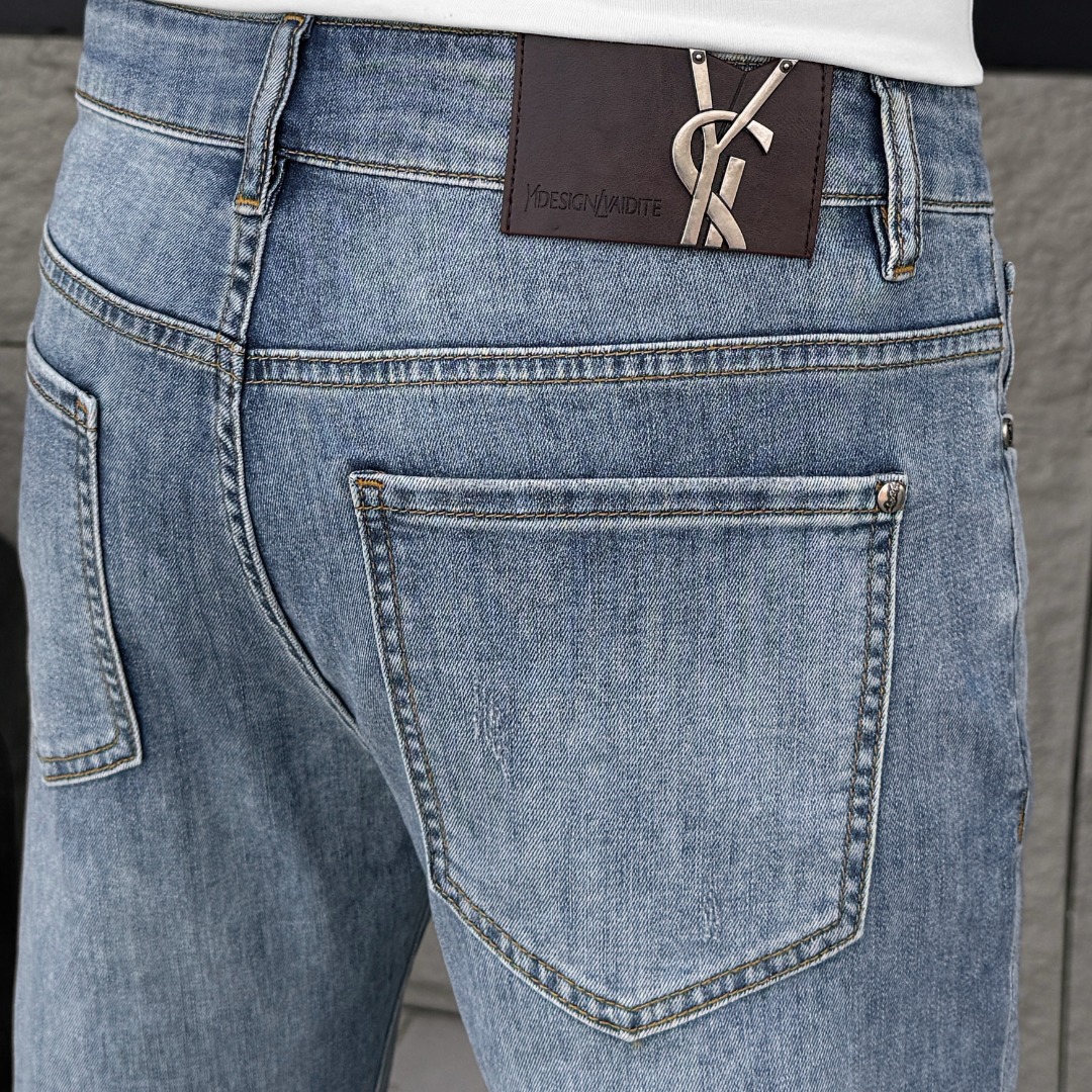 NO:918367,YSL Saint Laurent 2026 spring and summer new men's jeans. Selected imported denim denim fabrics. Heavy-duty environmentally friendly washing. Soft feel and wear resistance. Small straight version. Micro-elasticity to make you slim and slim. Perfect details. High-quality hardware and accessories. Fine workmanship. Extraordinary. Code number 28-38. Shipped the next day. Saint laurent, saint laurent, jeans,19860909YSL圣罗兰 2026春夏新款男士牛仔裤 精选进口丹宁牛仔面料 重工环保洗水 手感柔和 兼备耐磨性 版型小直筒 微弹力显瘦修身,细节完美,五金辅料精选高等品质,做工精细,绝非凡品,码数28-38,隔天出货,,saint laurent,saint laurent,jeans,,Men's clothing
