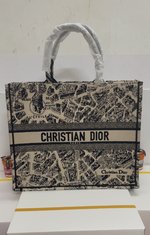 Dior Online
 Handbags Tote Bags Embroidery