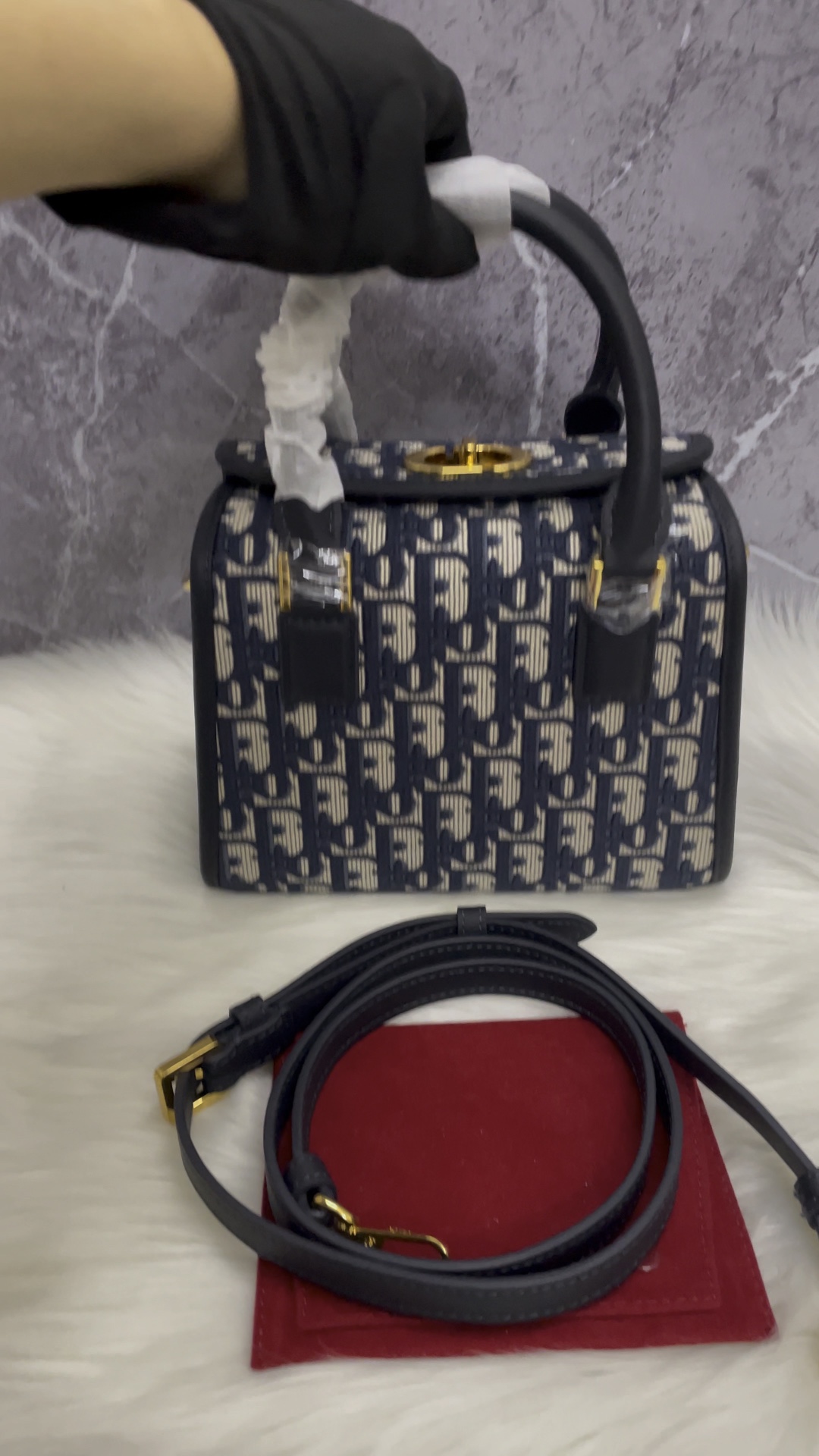 Dior Wholesale
 Handbags Crossbody & Shoulder Bags Buy Online
 Women