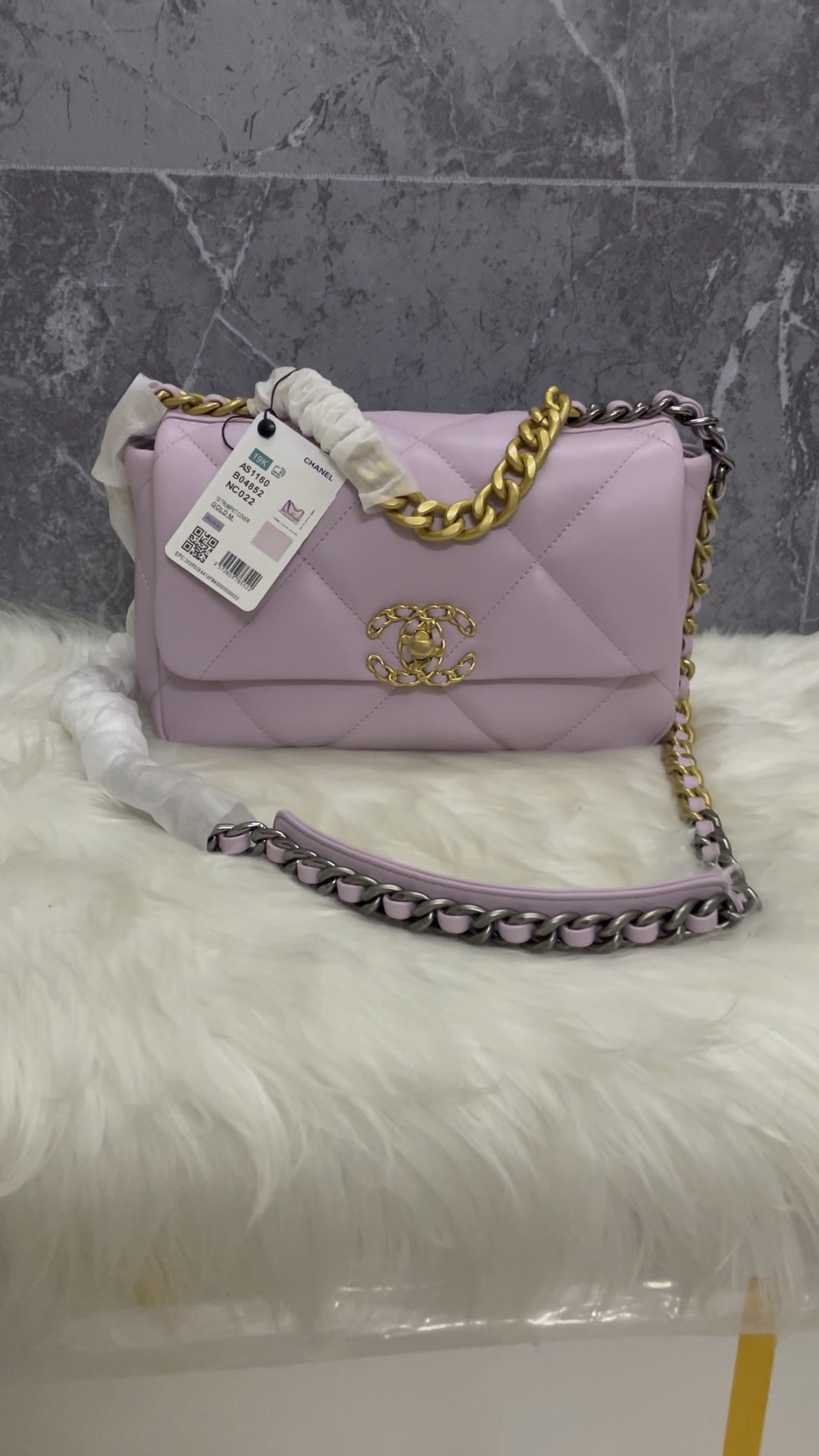 Chanel Crossbody & Shoulder Bags Pink