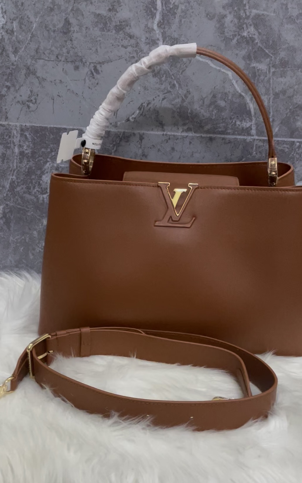 Louis Vuitton Handbags Crossbody & Shoulder Bags